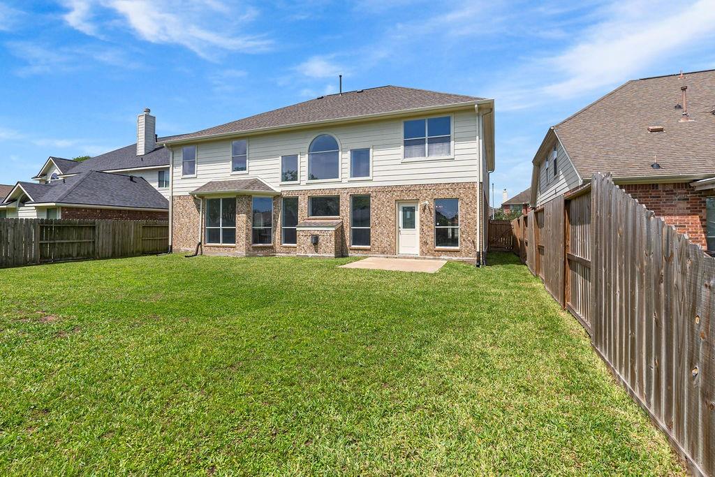 22206 Bridgestone Pine Court