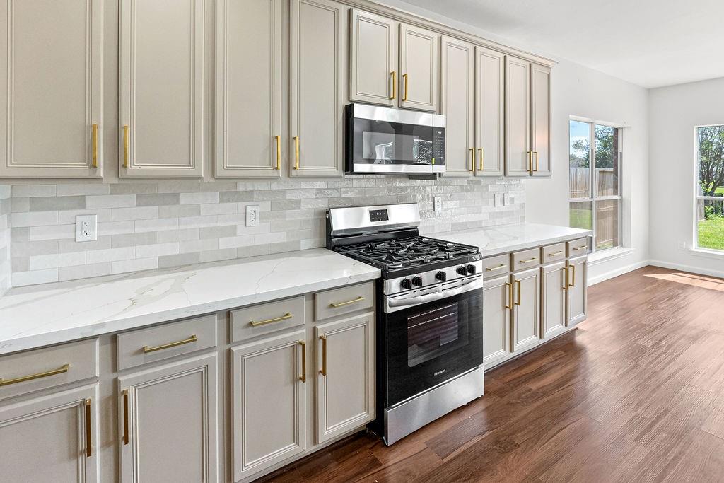 22206 Bridgestone Pine Court