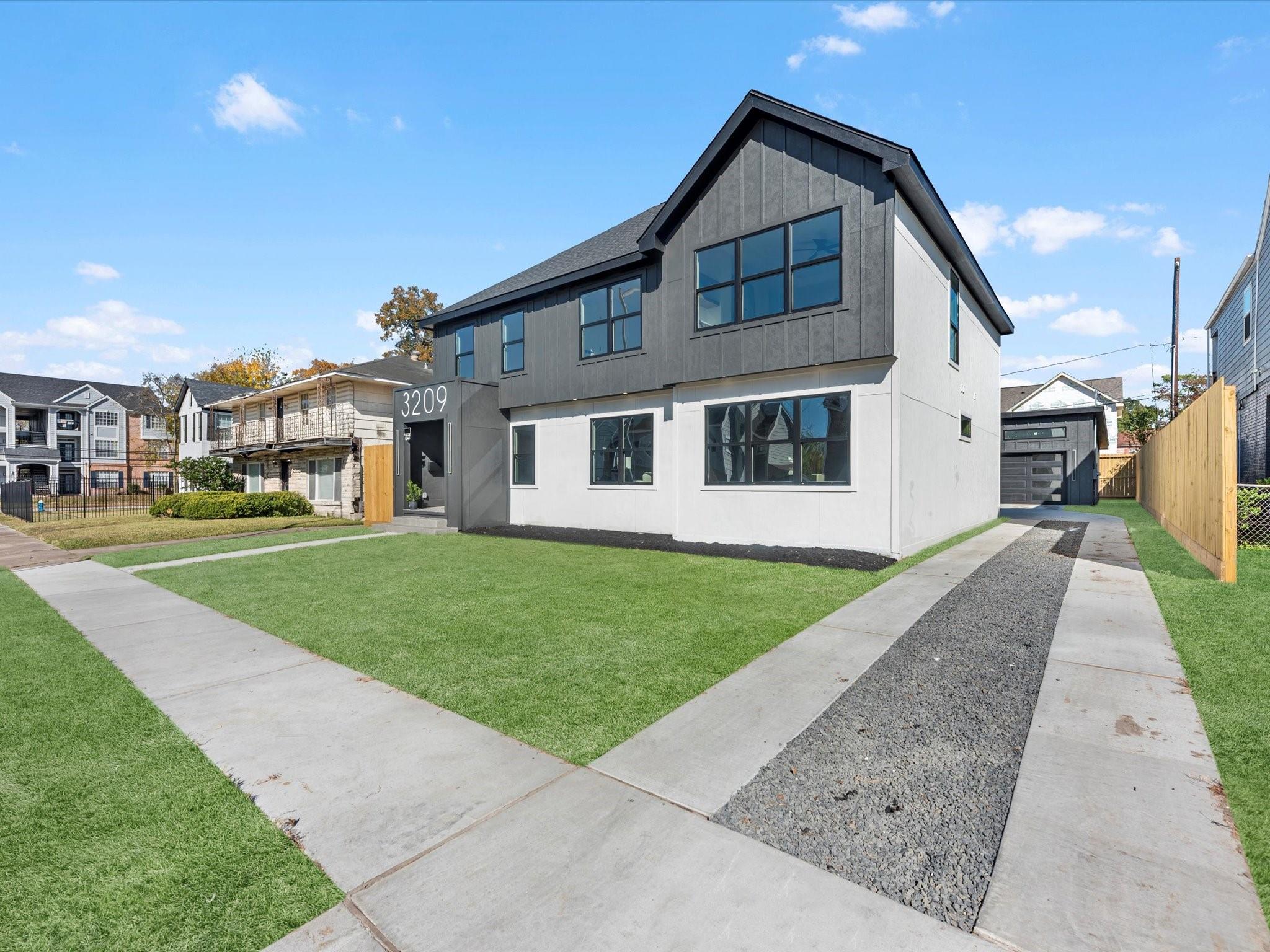 3209 Binz Street