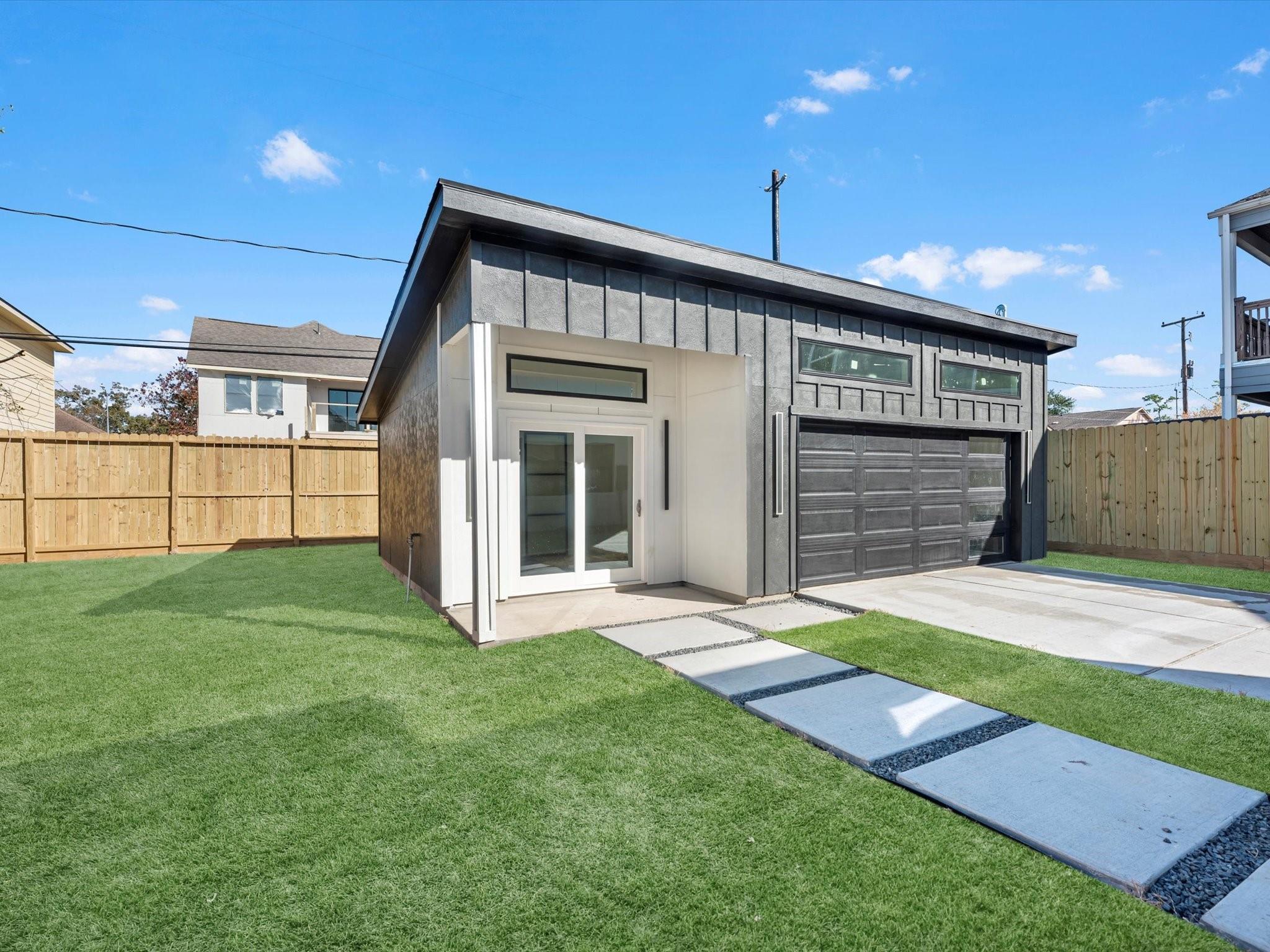 3209 Binz Street