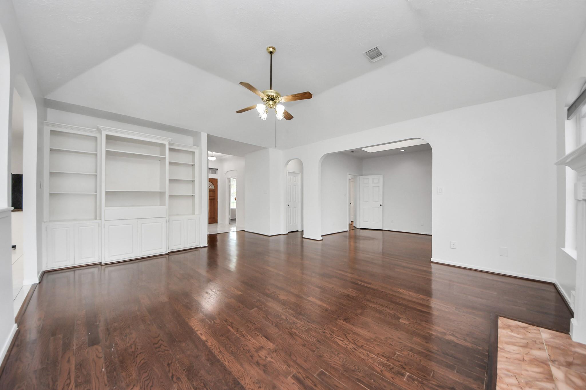 6406 Castle Lane Drive