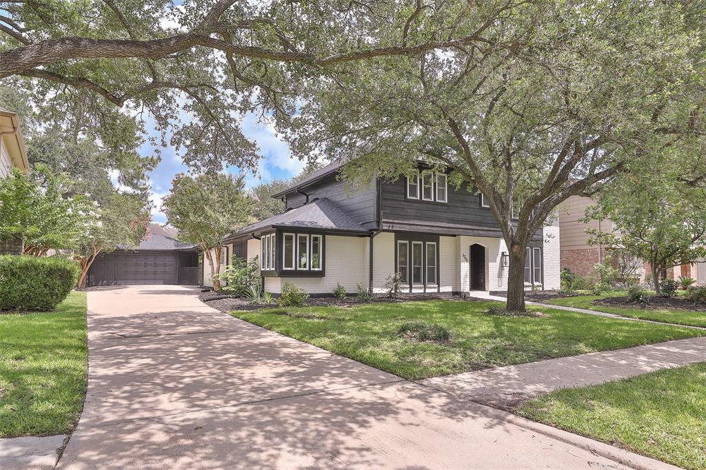 1711 Mossy Stone Drive