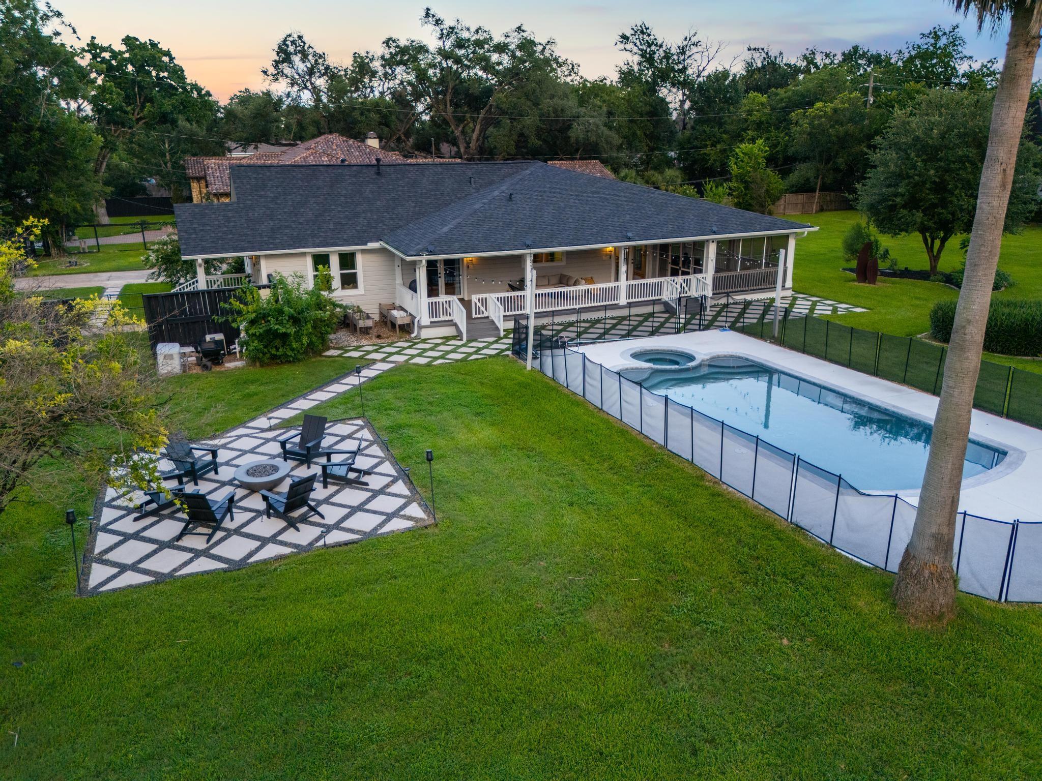 9115 Poco Road
