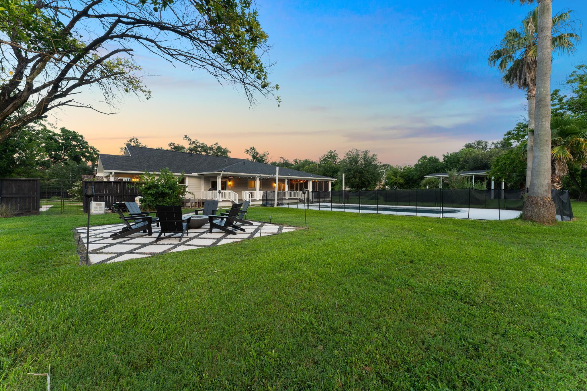 9115 Poco Road