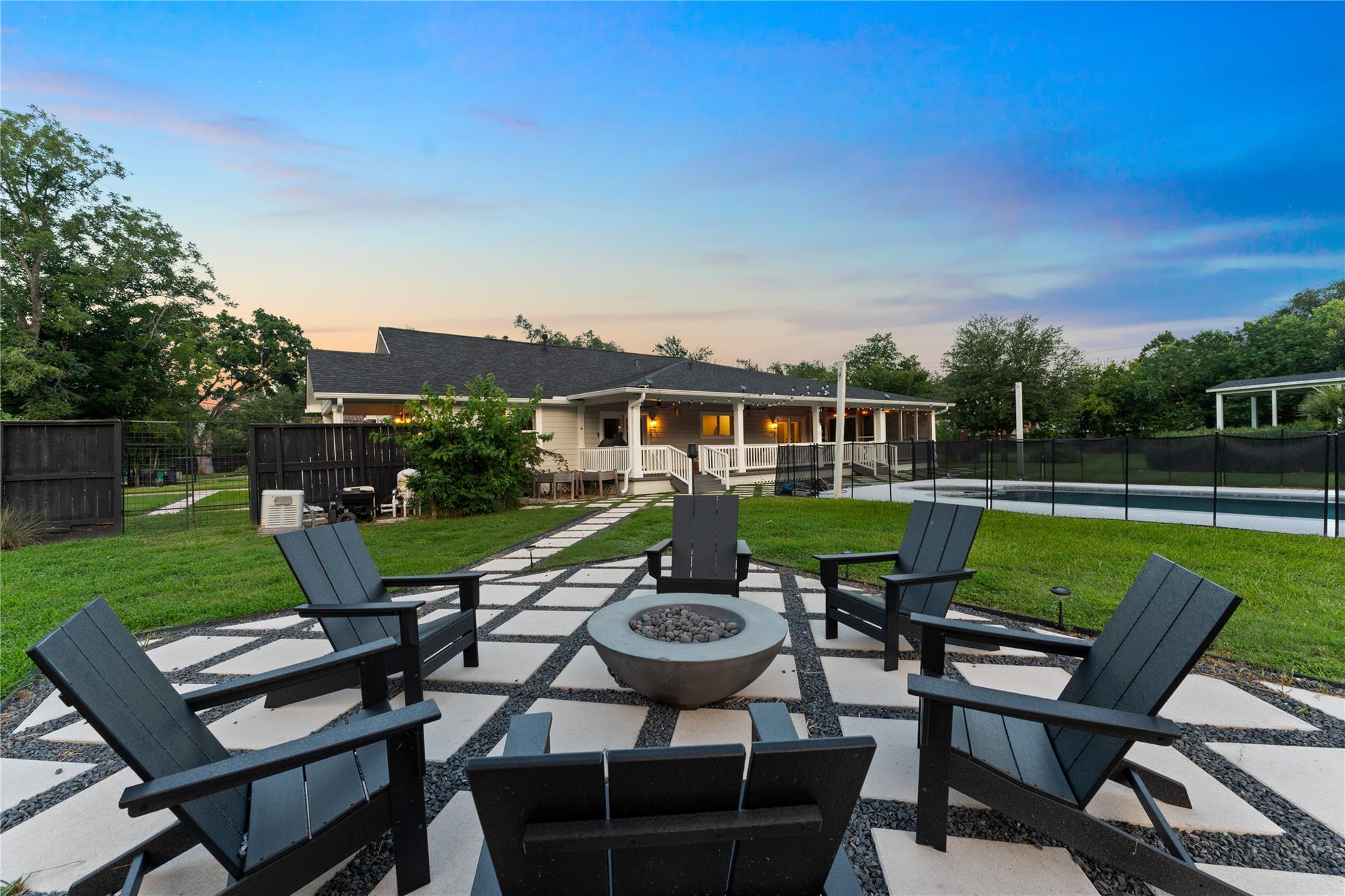 9115 Poco Road