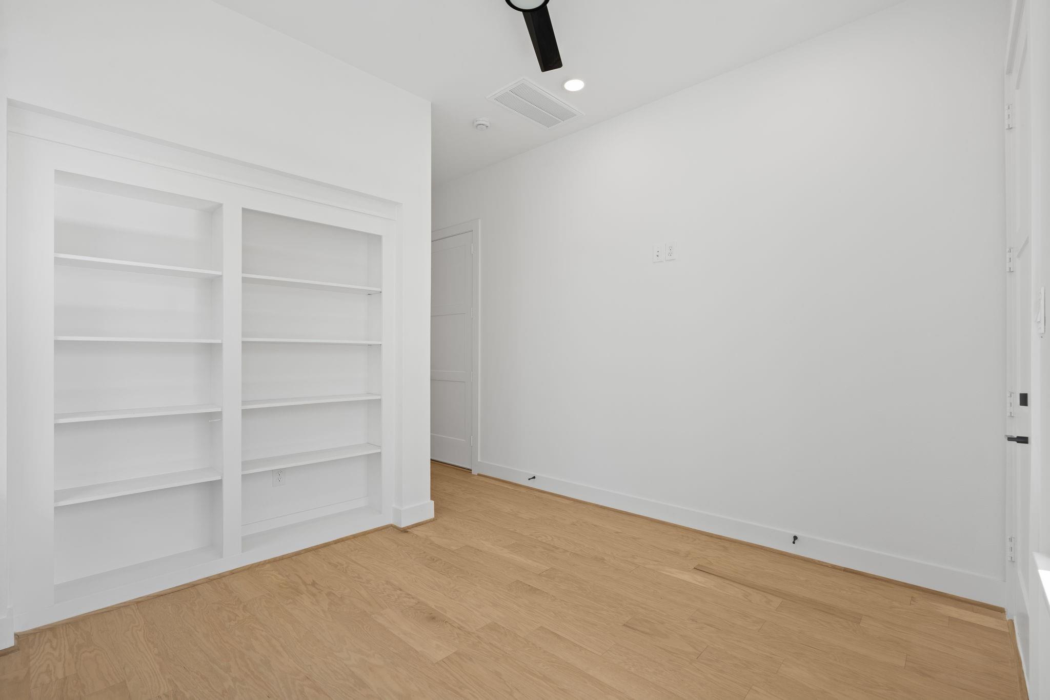 1103 E 37th Street