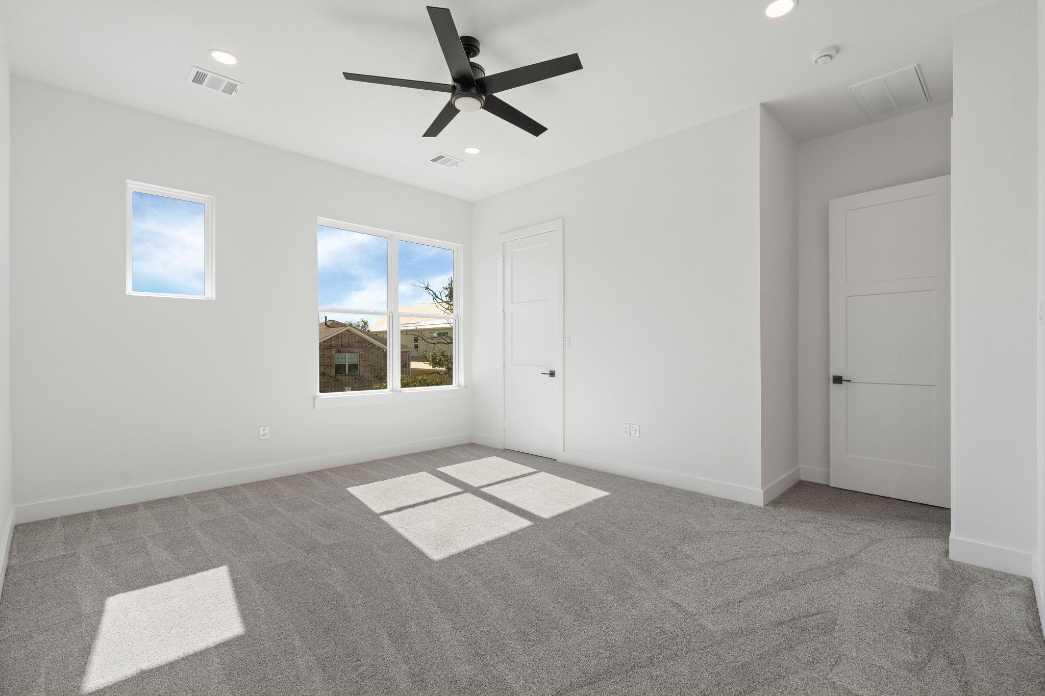 1103 E 37th Street