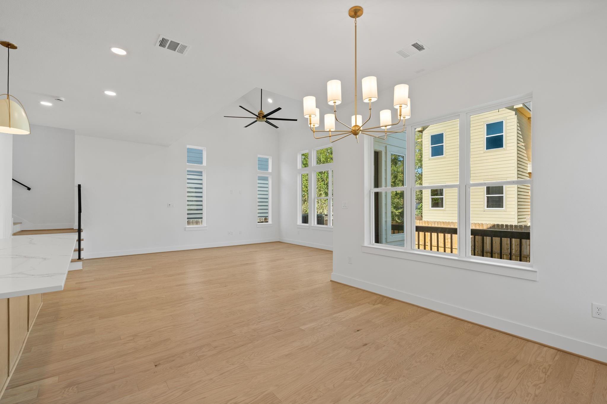 1103 E 37th Street