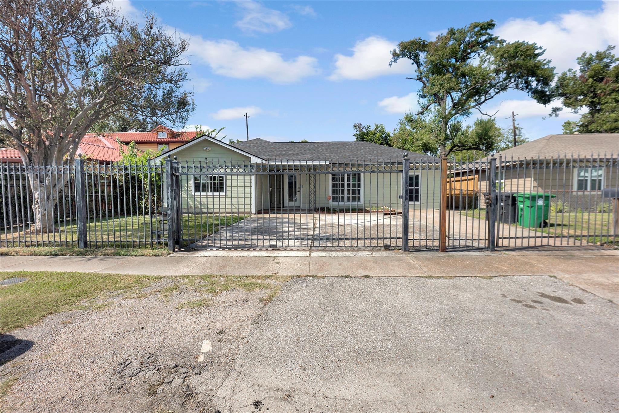2919 Cochran Street
