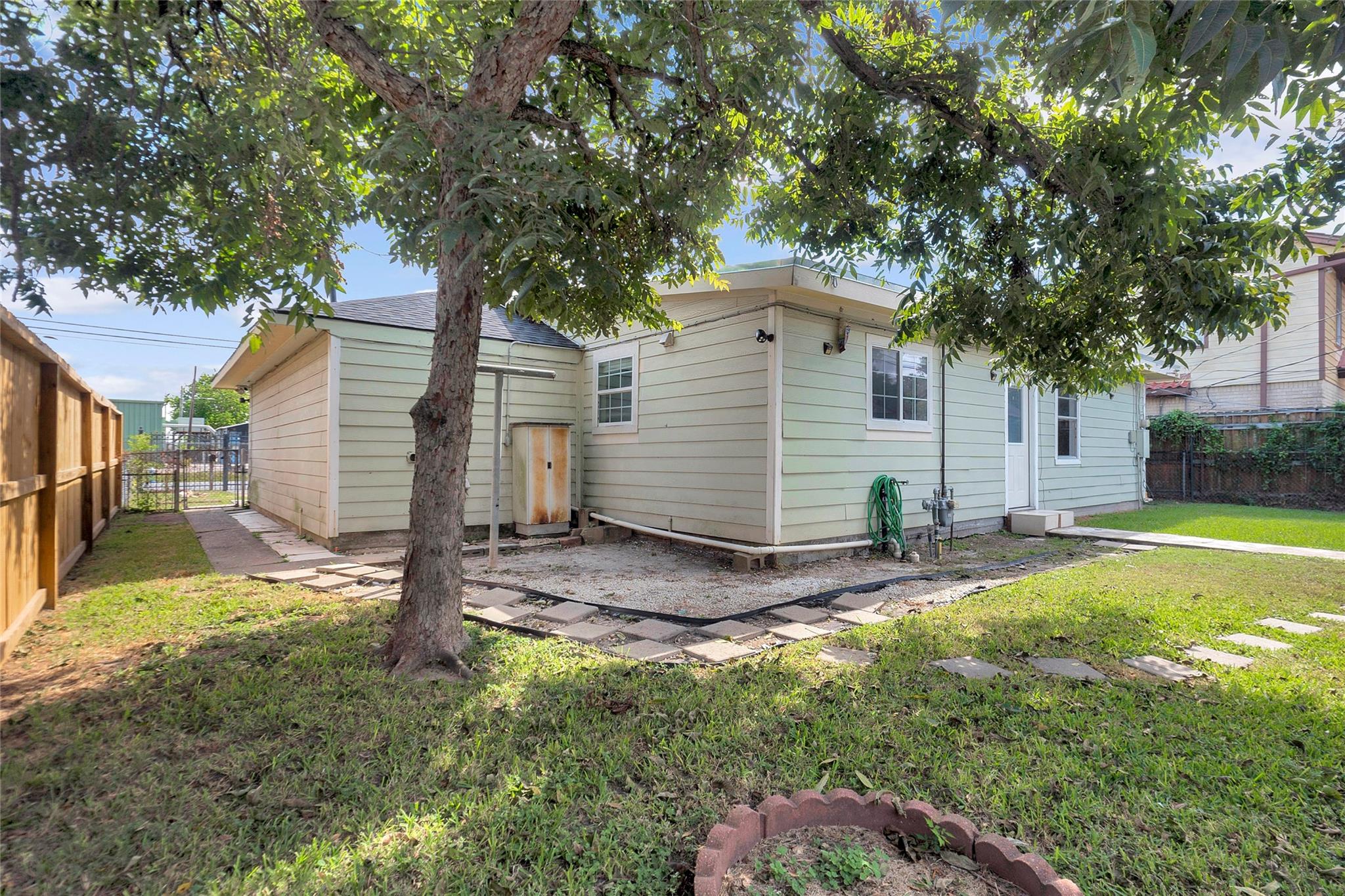 2919 Cochran Street