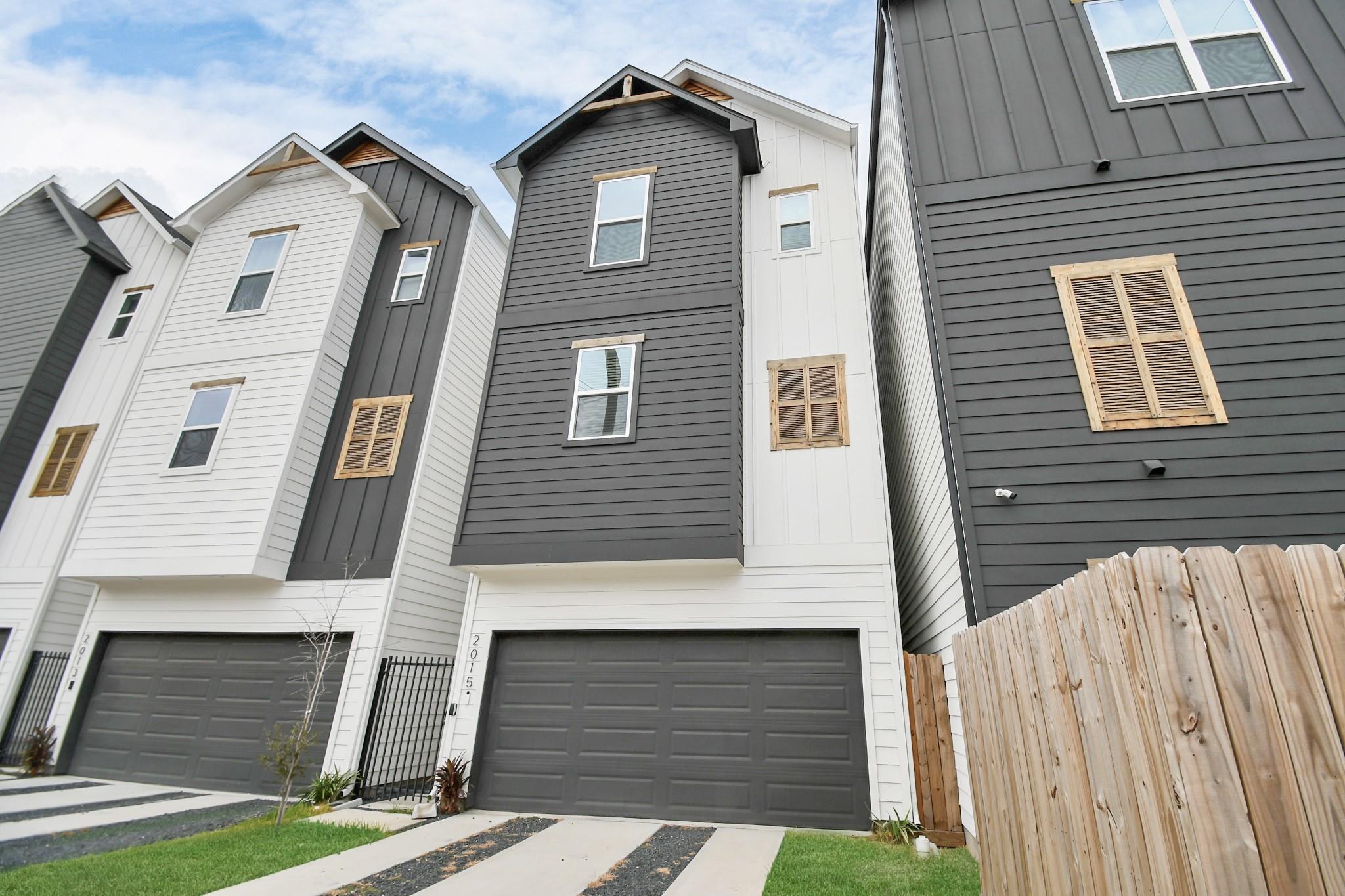 2015 Cochran Street