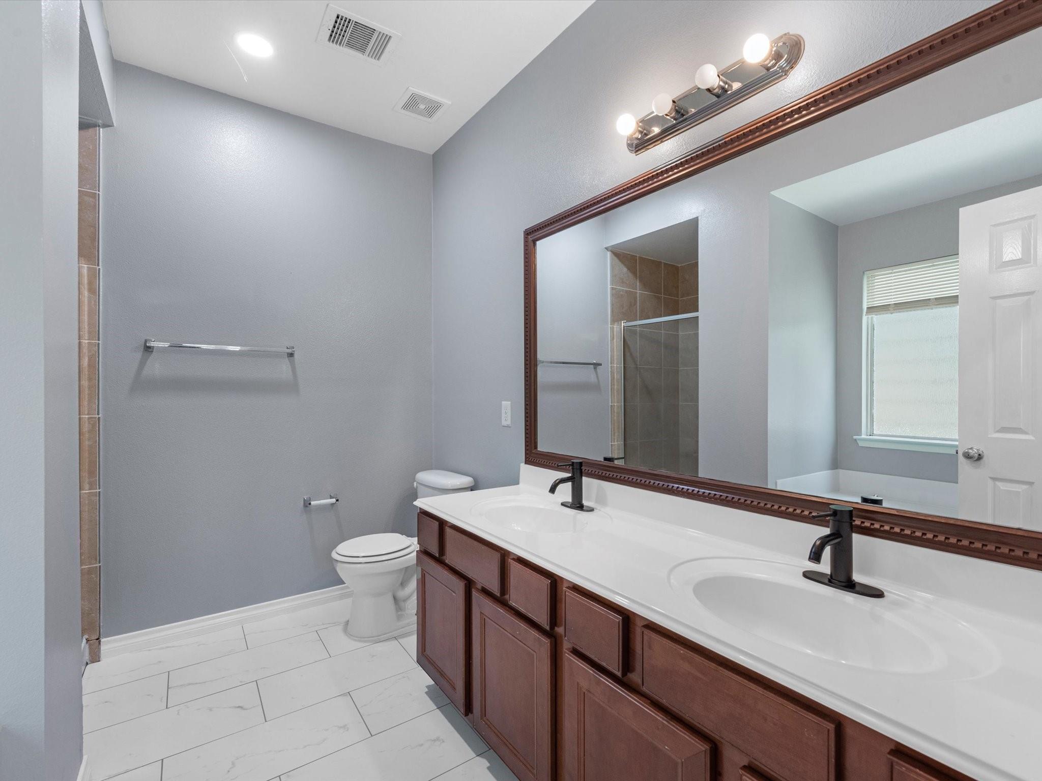 6131 Settlers Lake Circle W