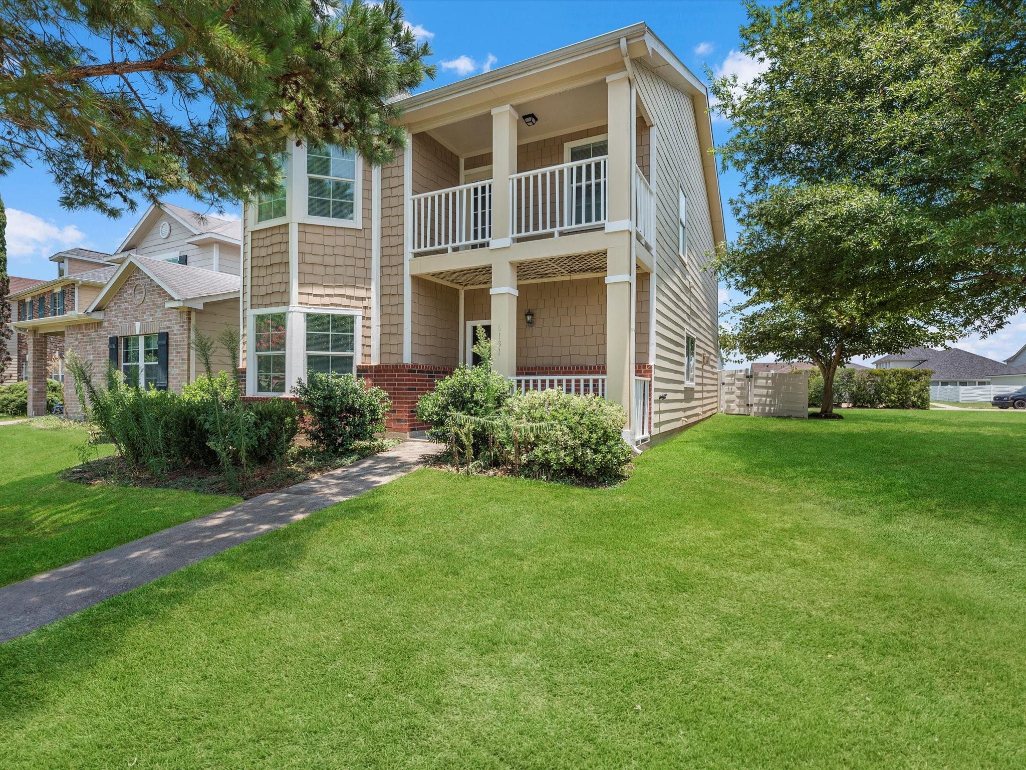 6131 Settlers Lake Circle W