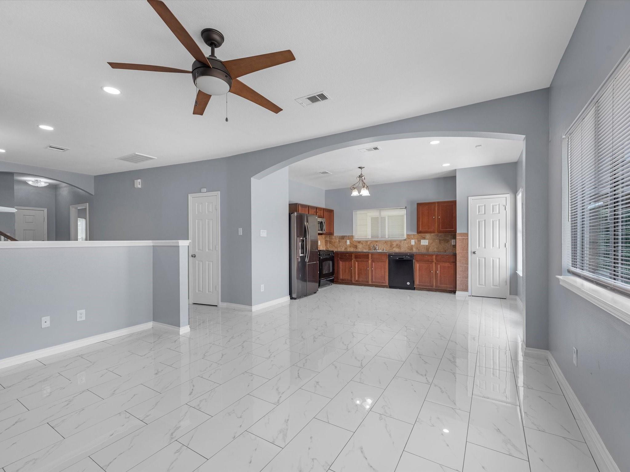 6131 Settlers Lake Circle W
