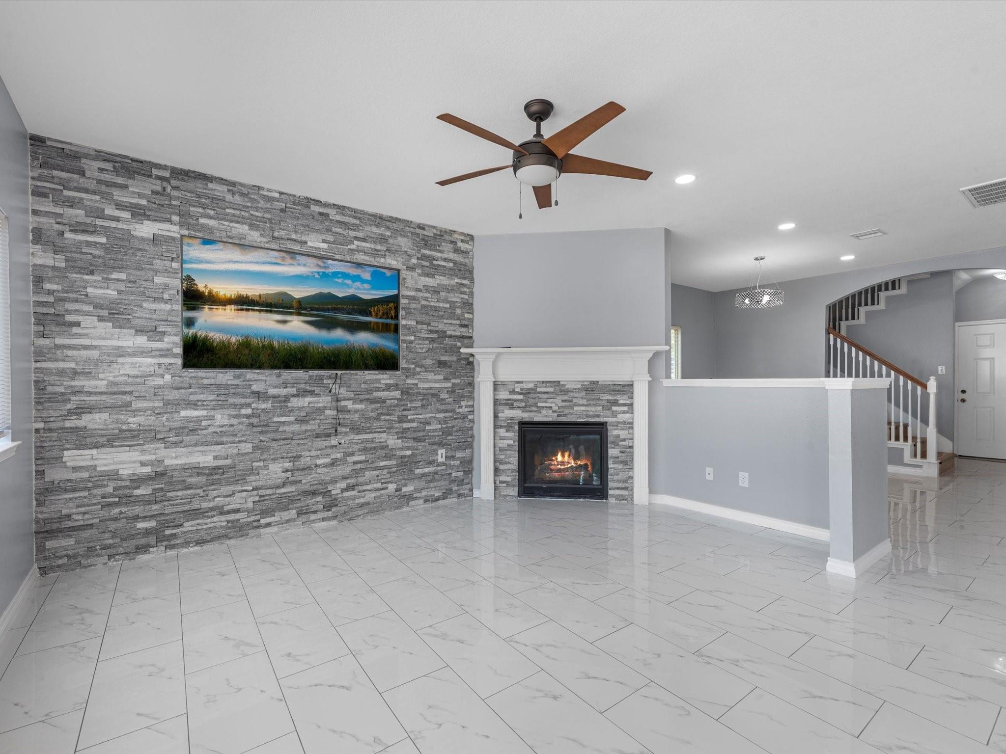6131 Settlers Lake Circle W