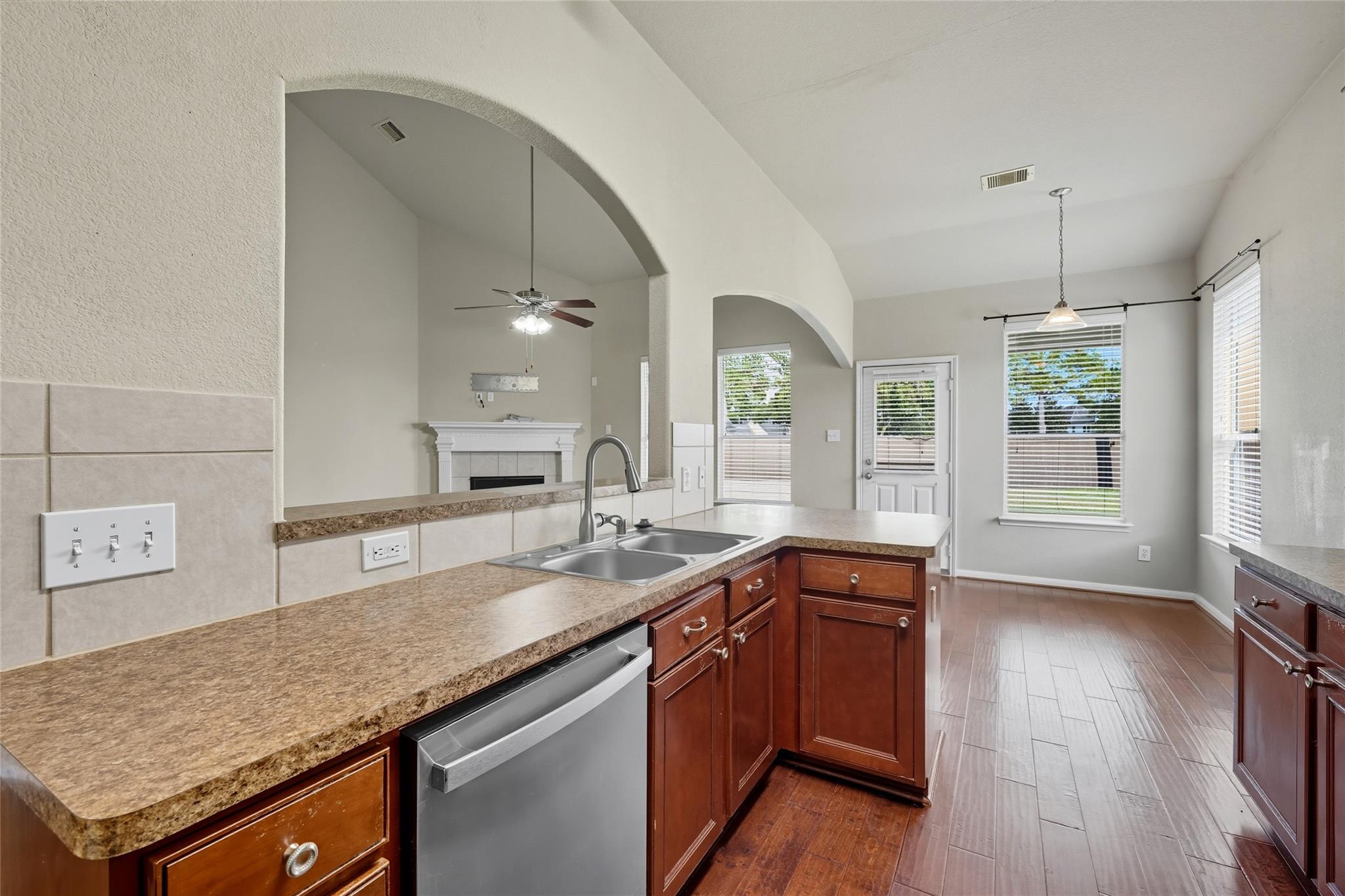 2551 Marquette Trail