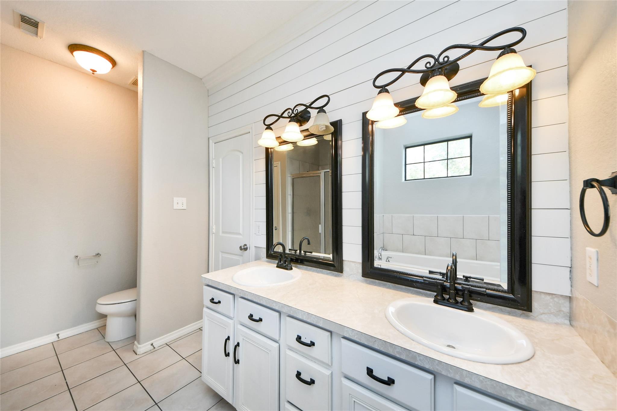 11004 San Jacinto Drive