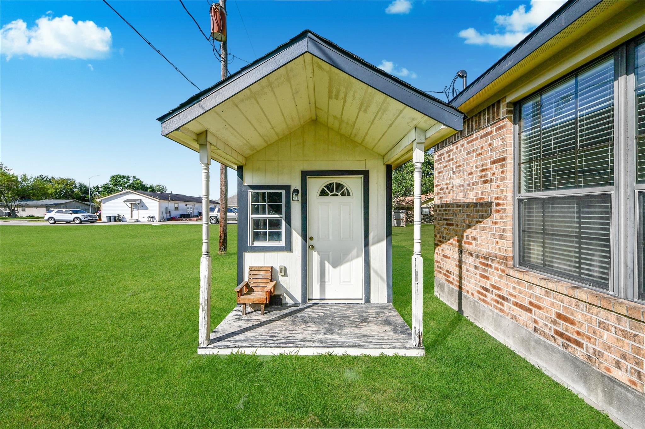 11004 San Jacinto Drive