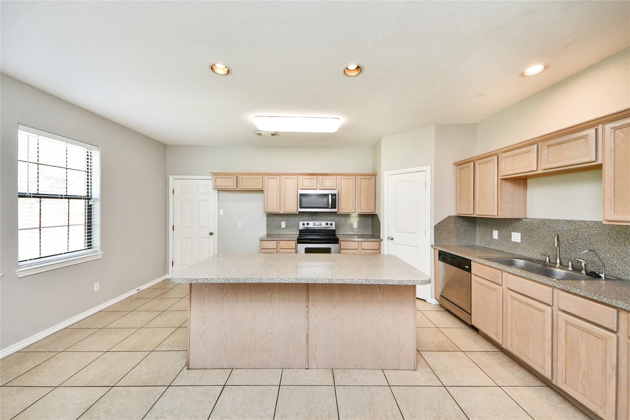 11004 San Jacinto Drive