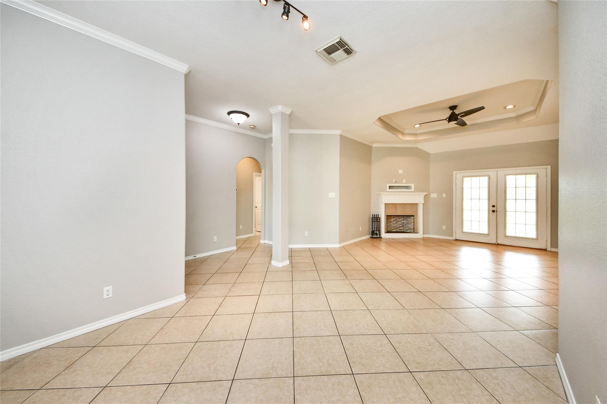 11004 San Jacinto Drive