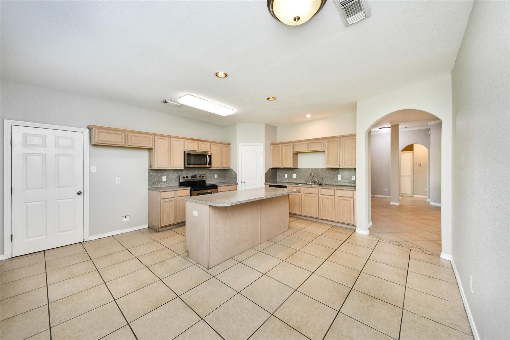 11004 San Jacinto Drive