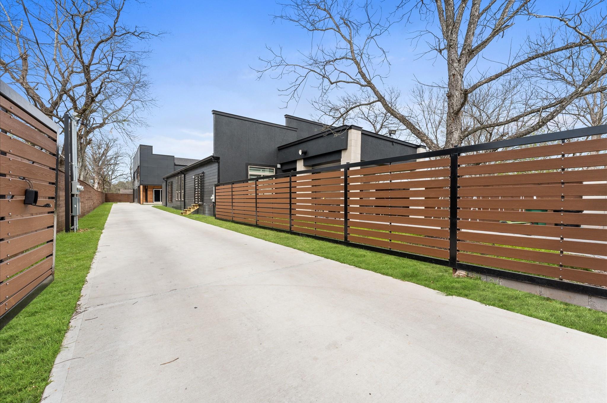 4929 Wilmington St A/B Street