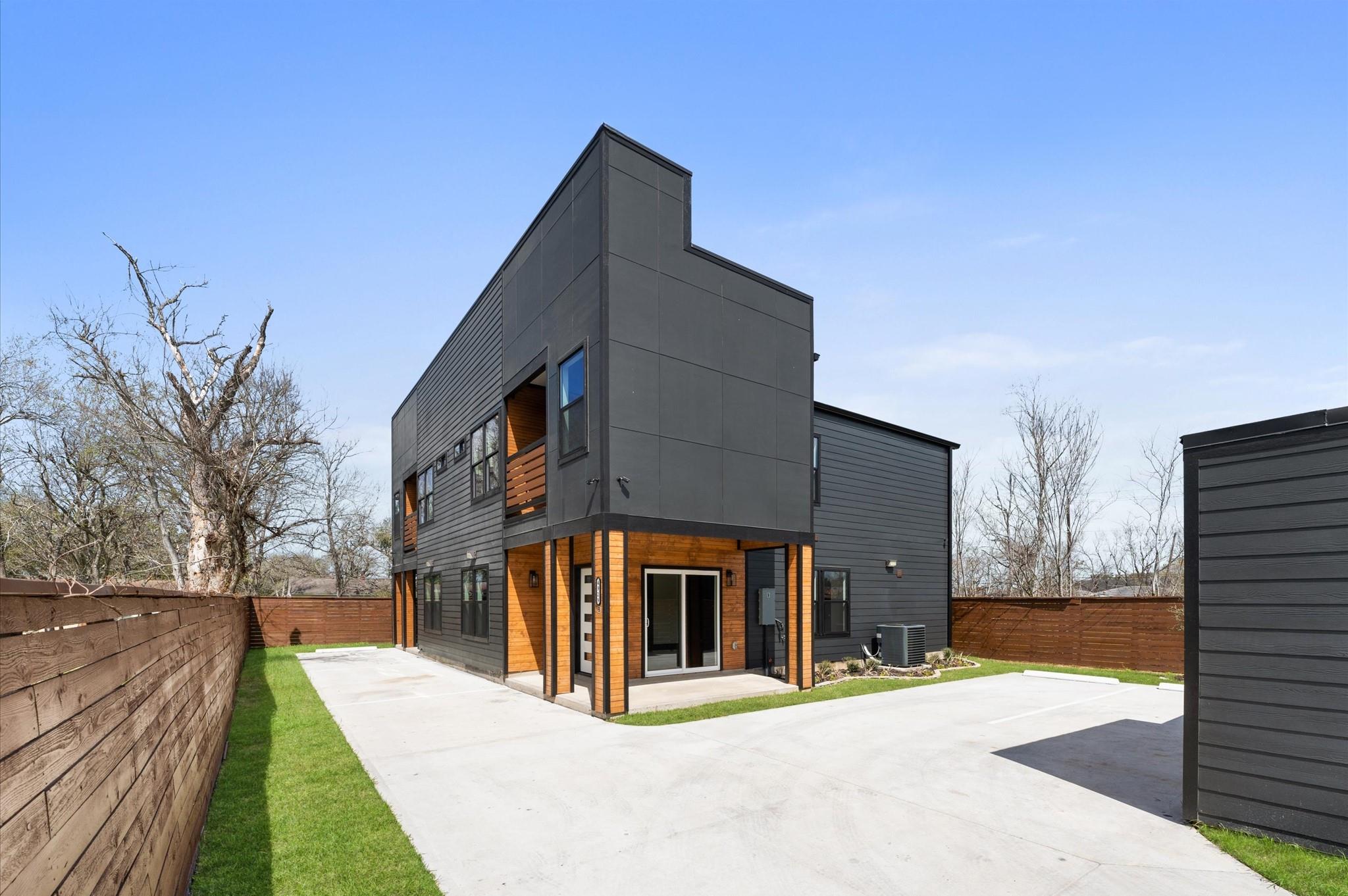 4929 Wilmington St A/B Street