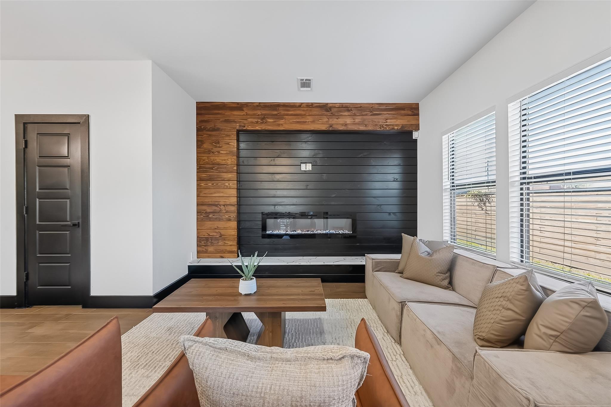 4929 Wilmington St A/B Street