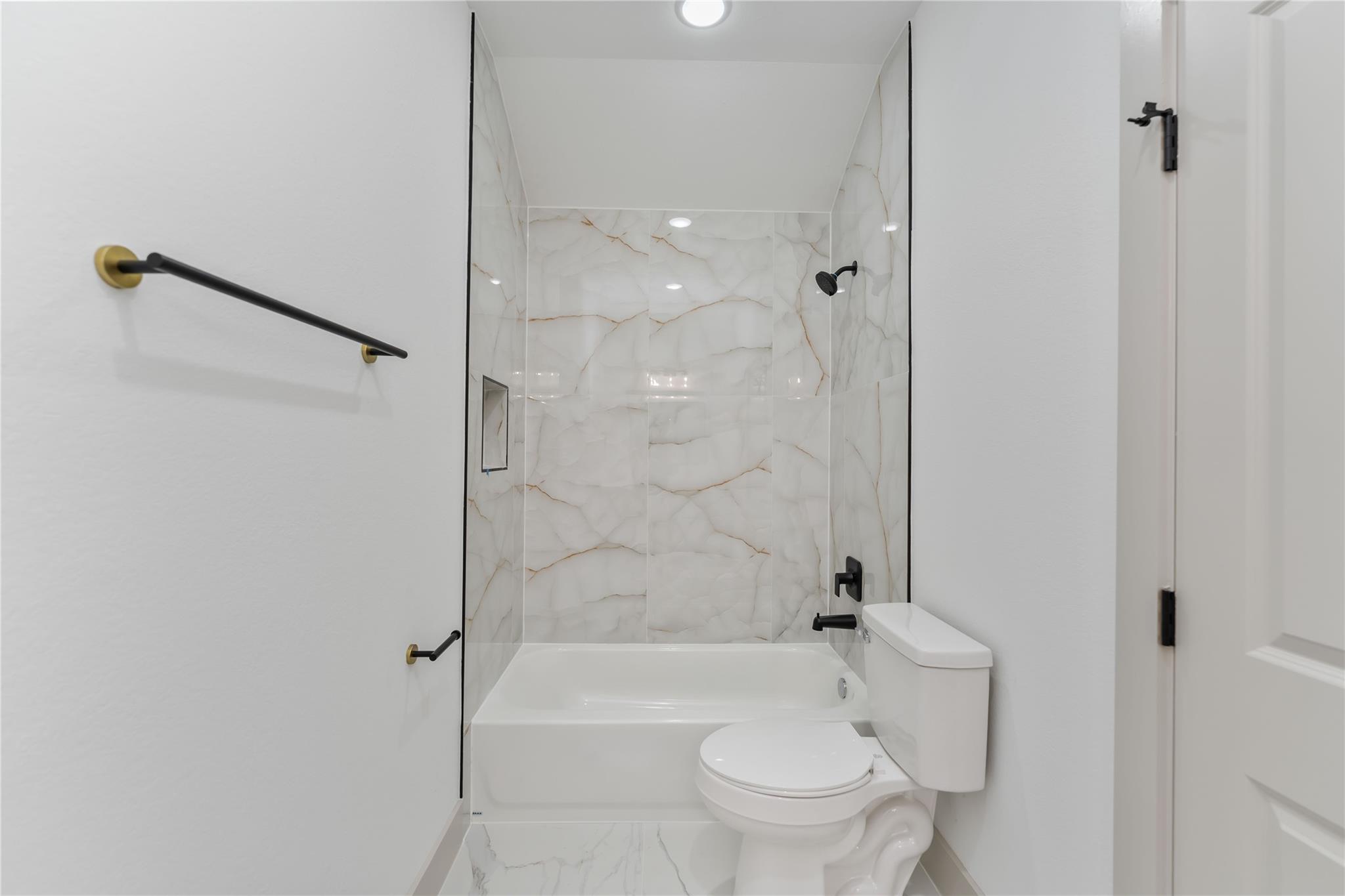 9005 Nyssa Street # B