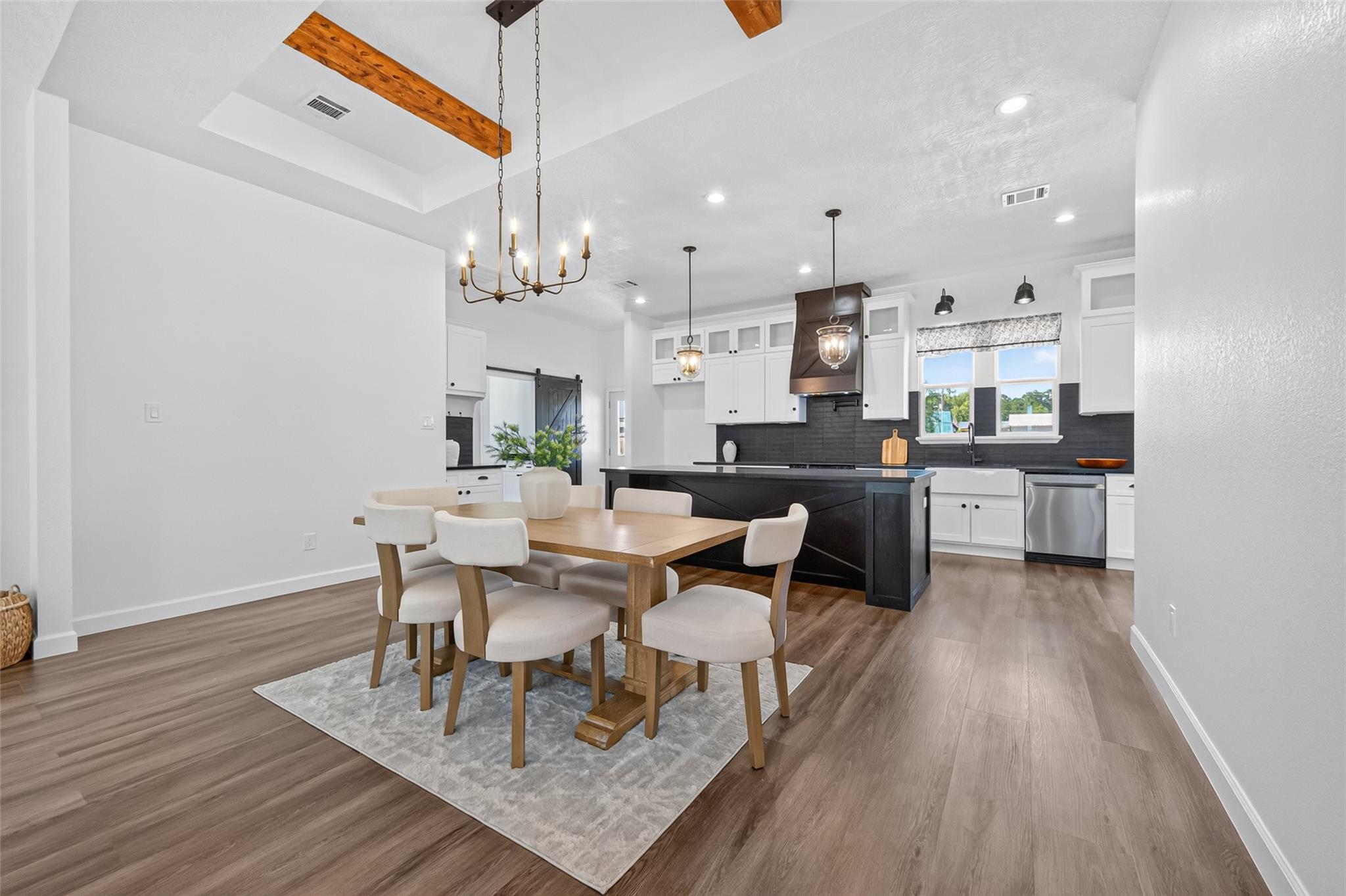 1118 Peter Pine Street