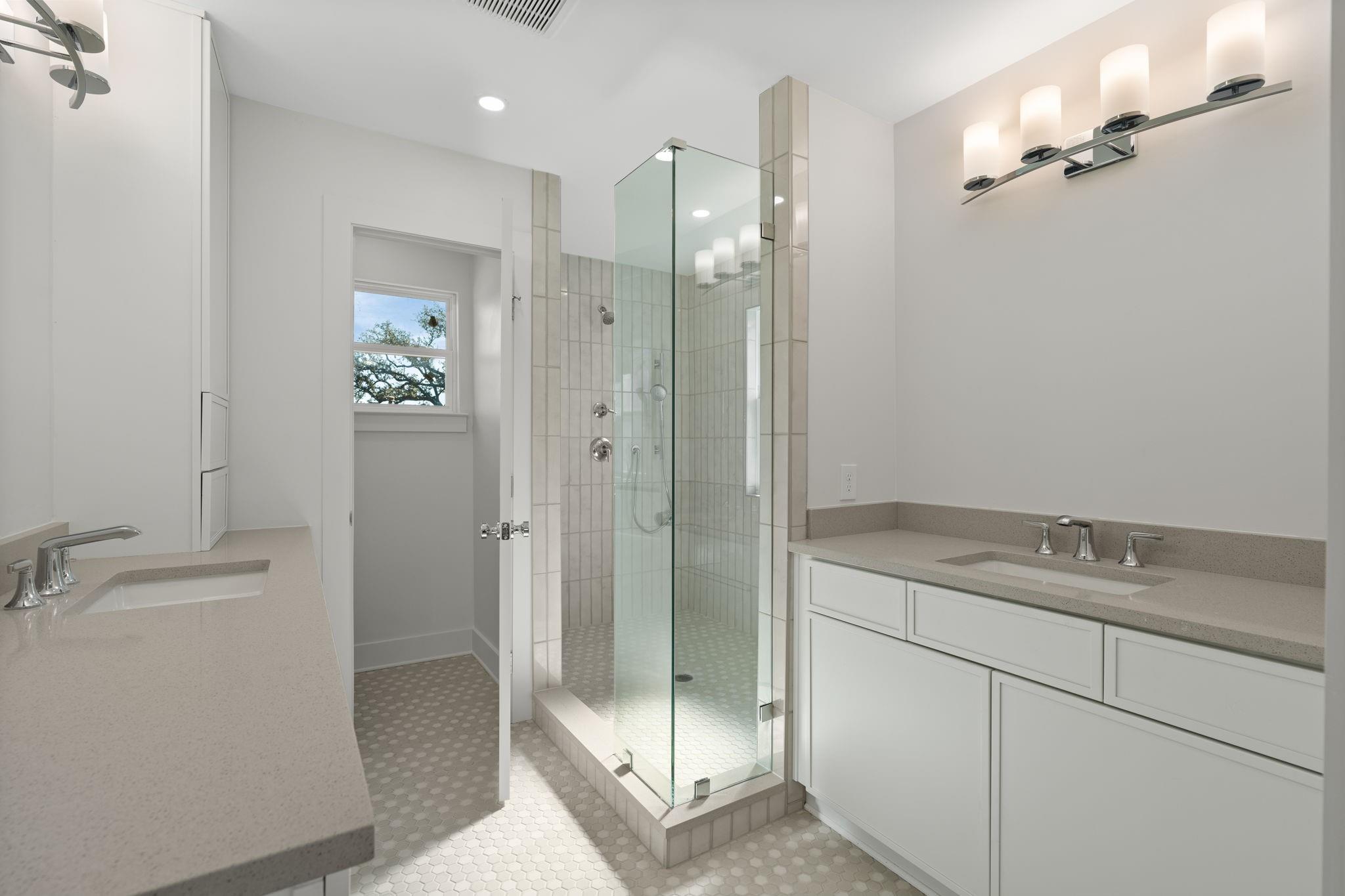 1011 W Cottage Street, Houston