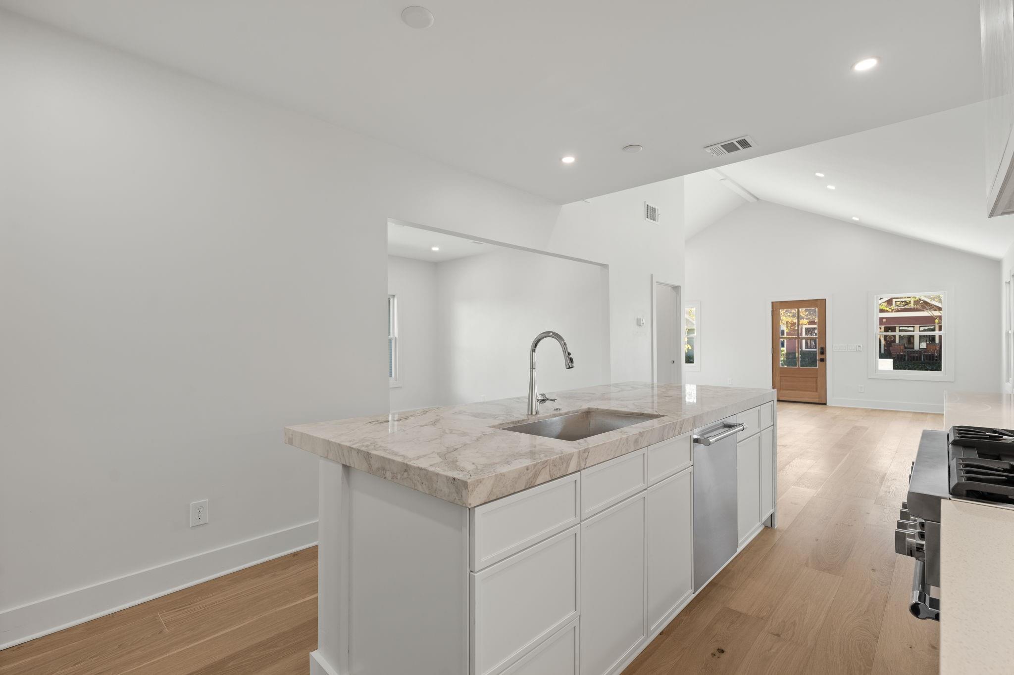 1011 W Cottage Street, Houston