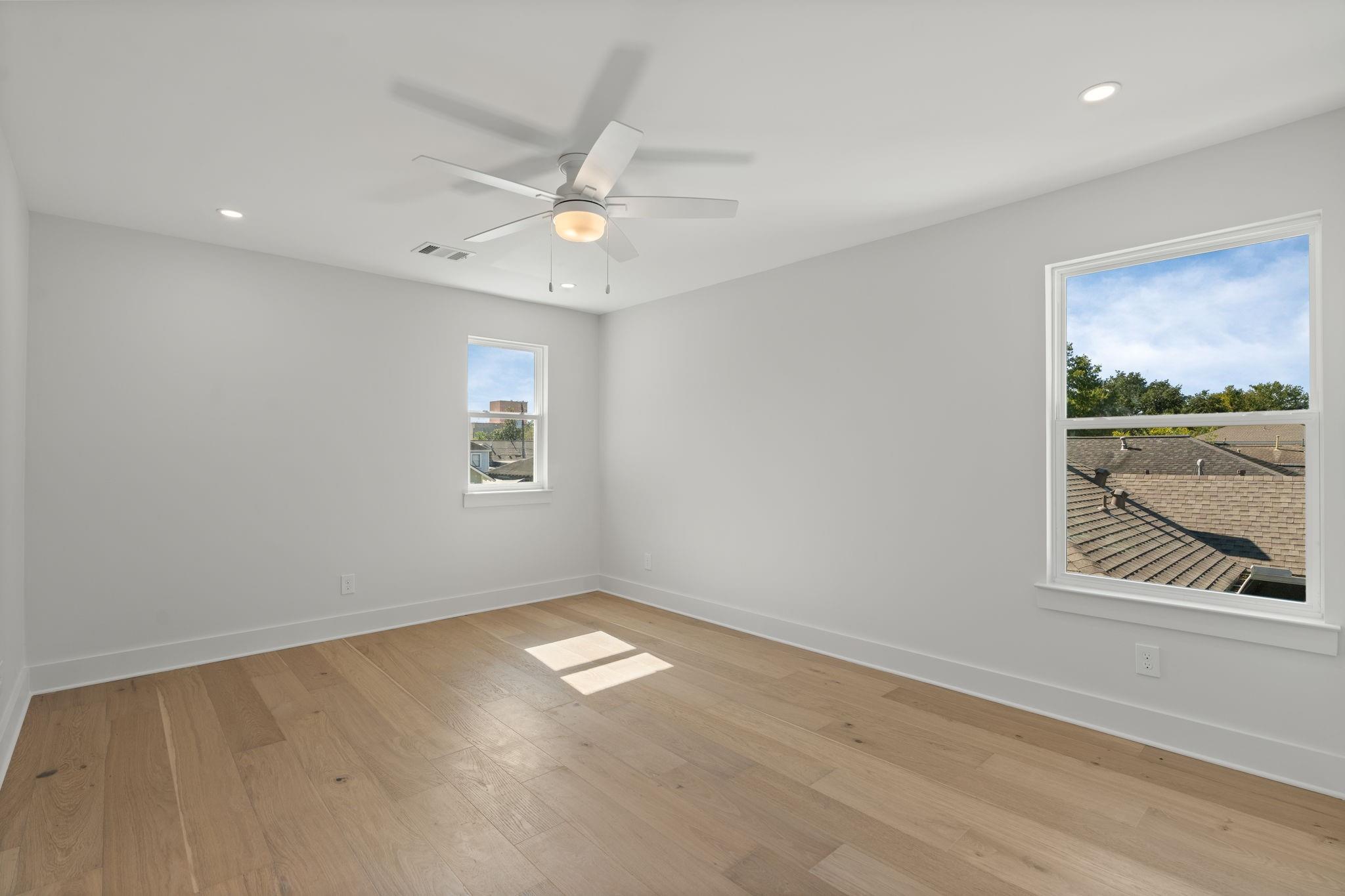 1011 W Cottage Street, Houston