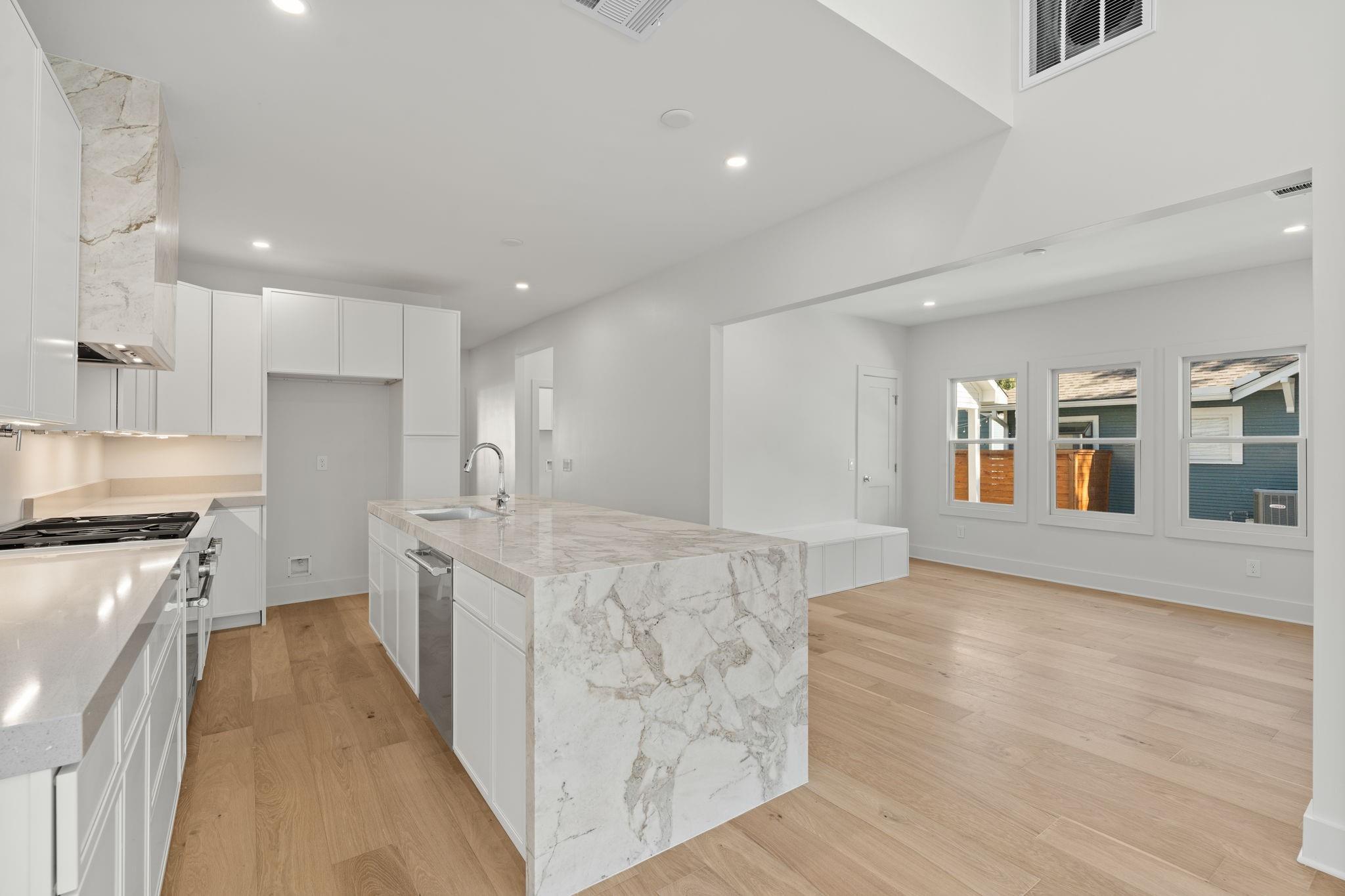 1011 W Cottage Street, Houston