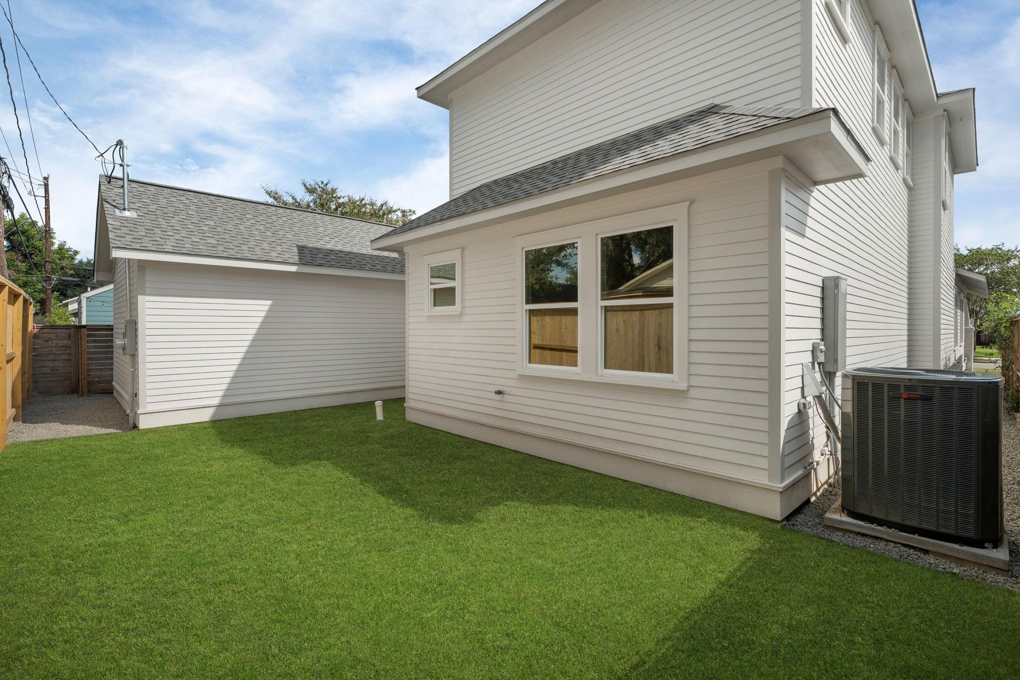 1011 W Cottage Street, Houston