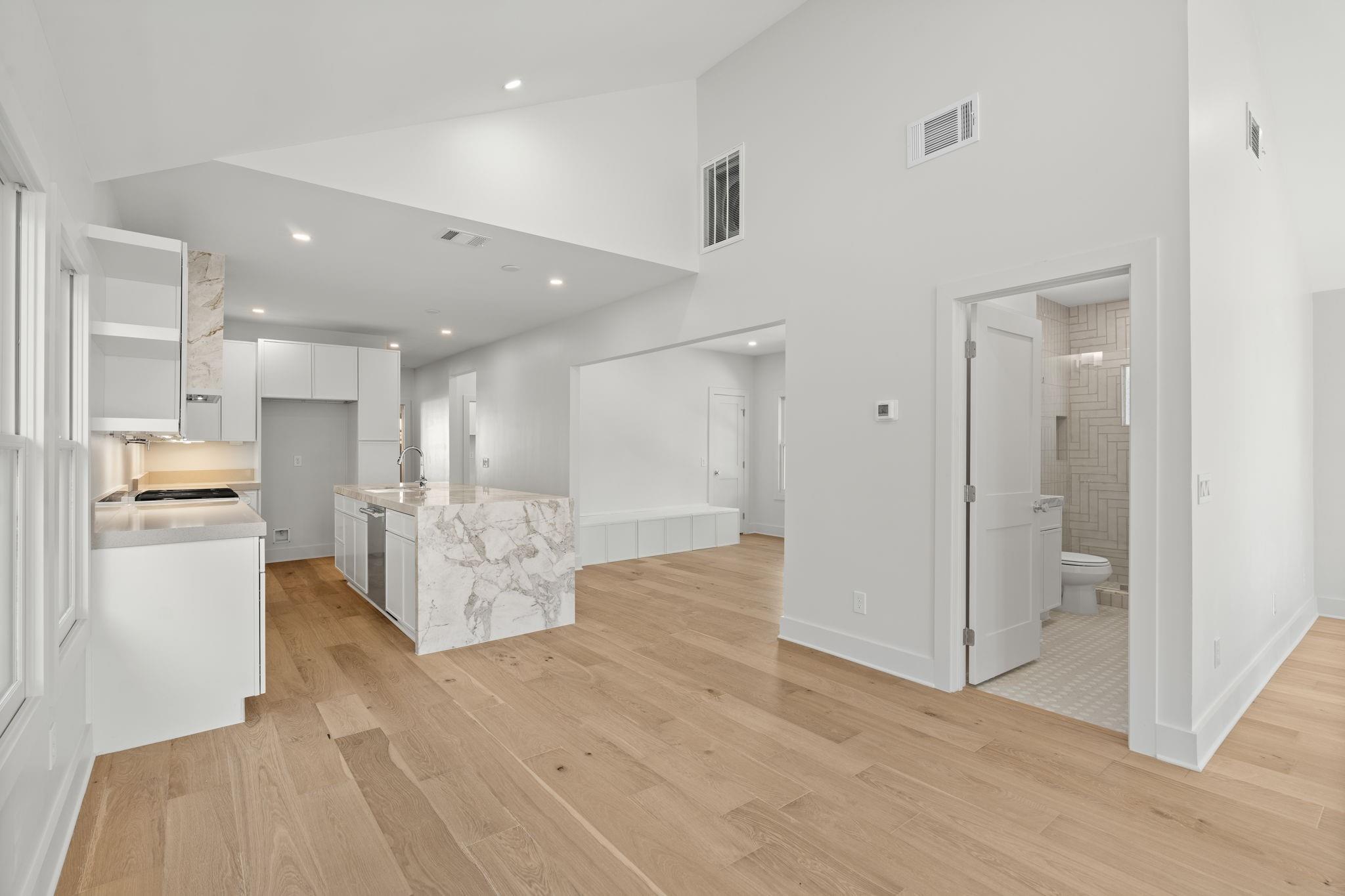 1011 W Cottage Street, Houston