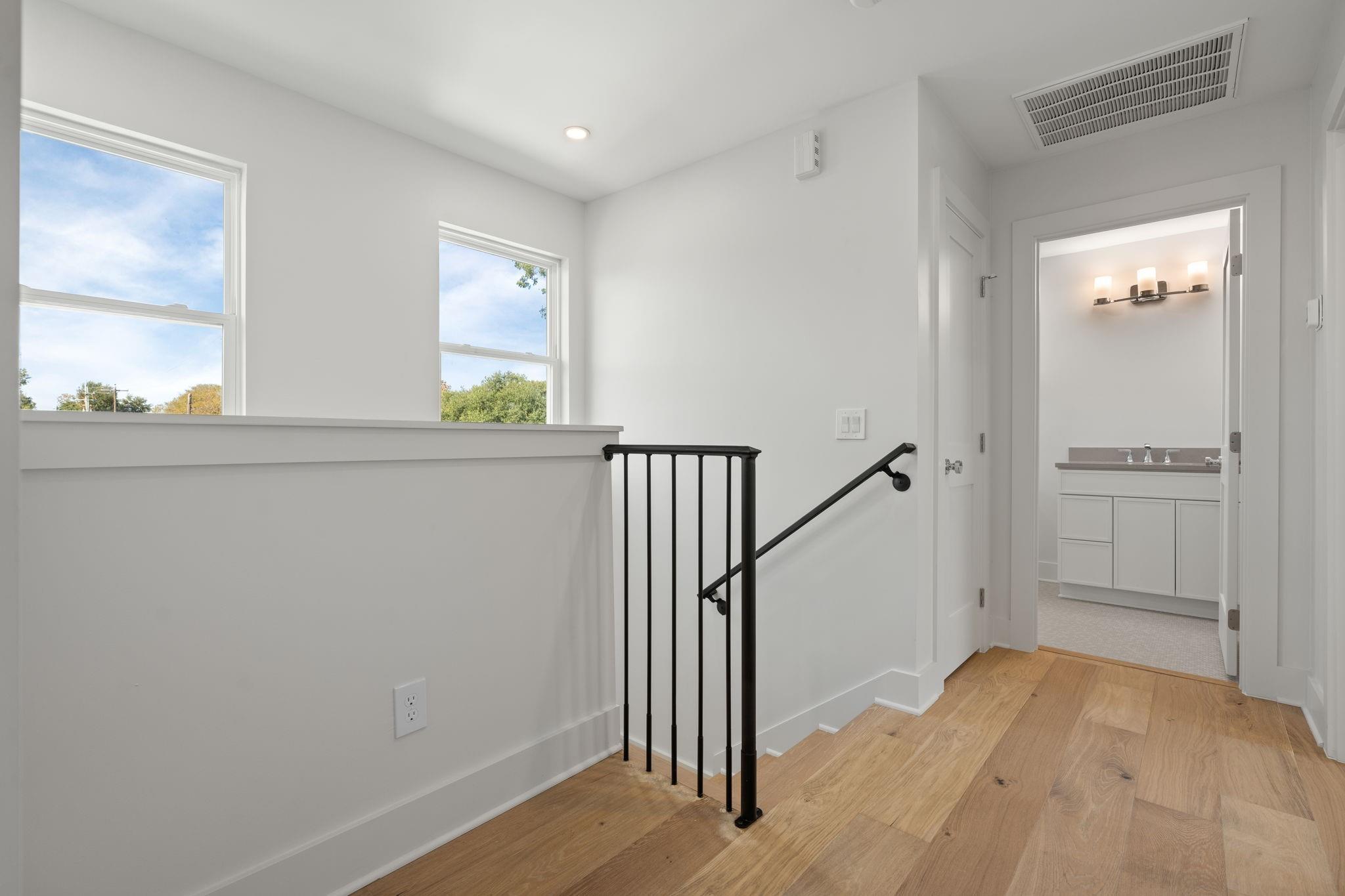 1011 W Cottage Street, Houston