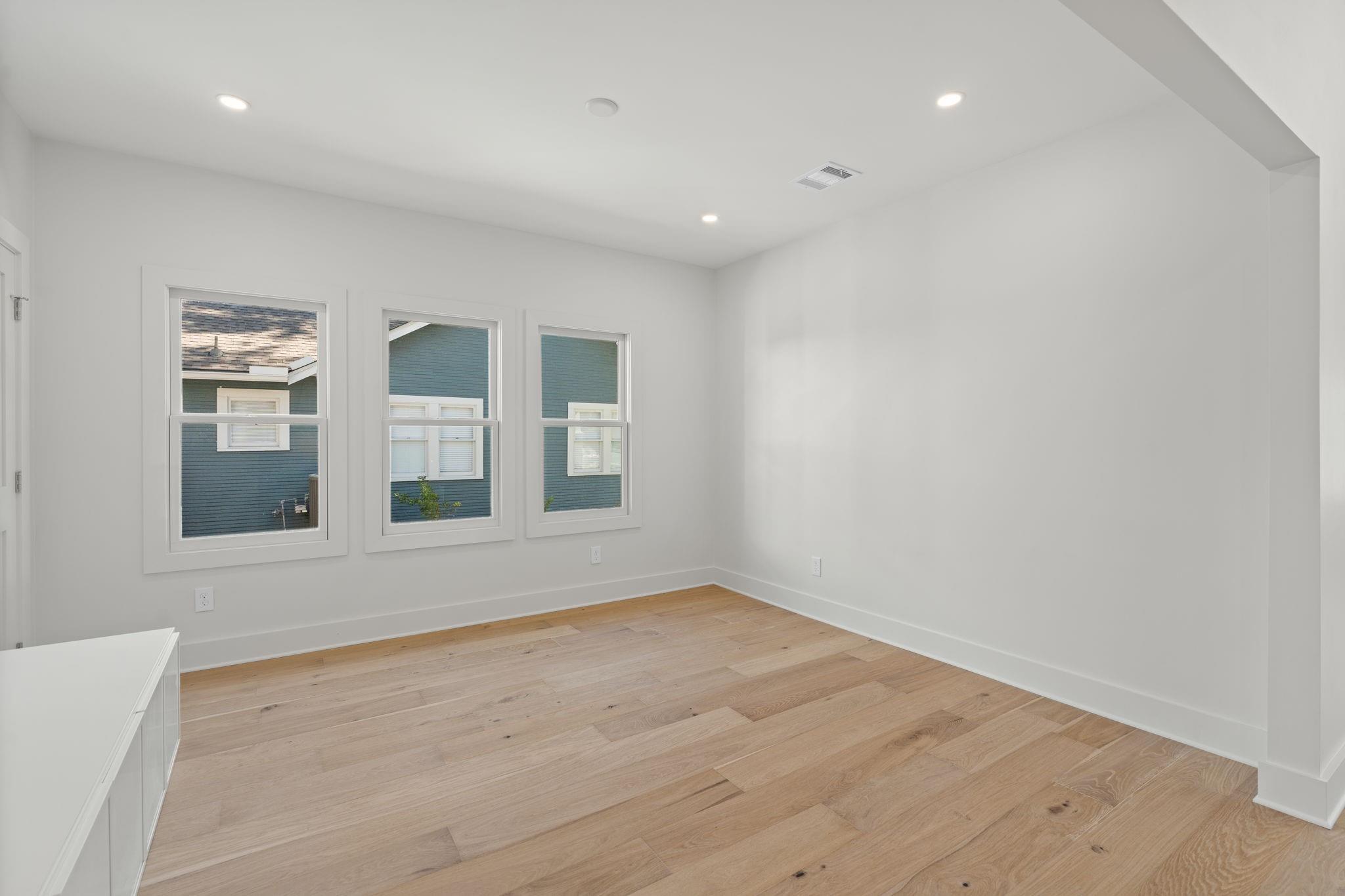 1011 W Cottage Street, Houston