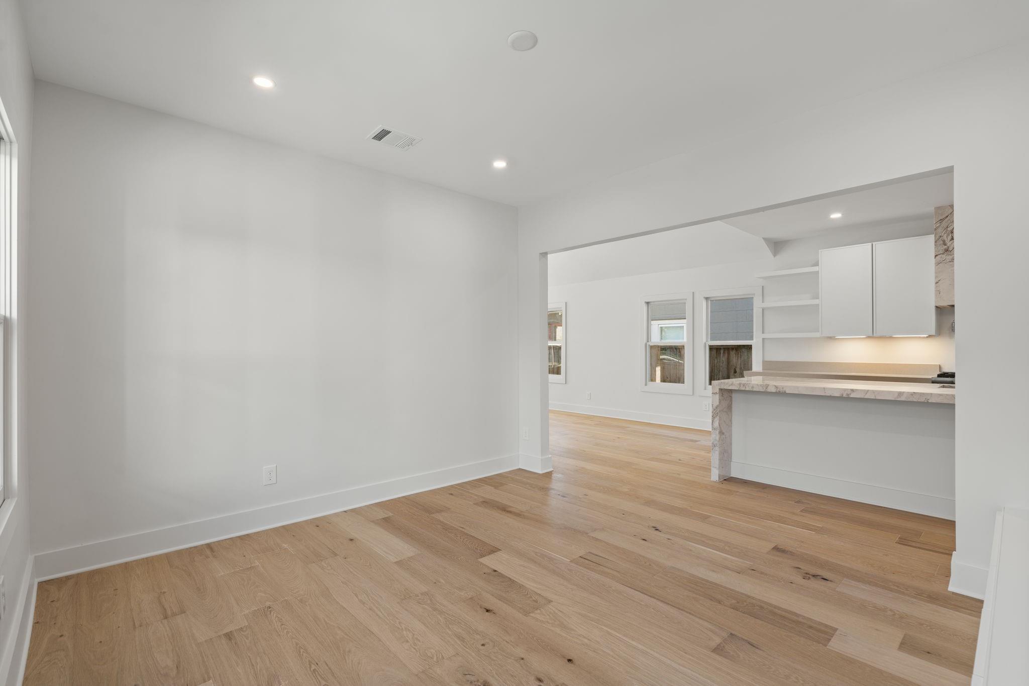 1011 W Cottage Street, Houston