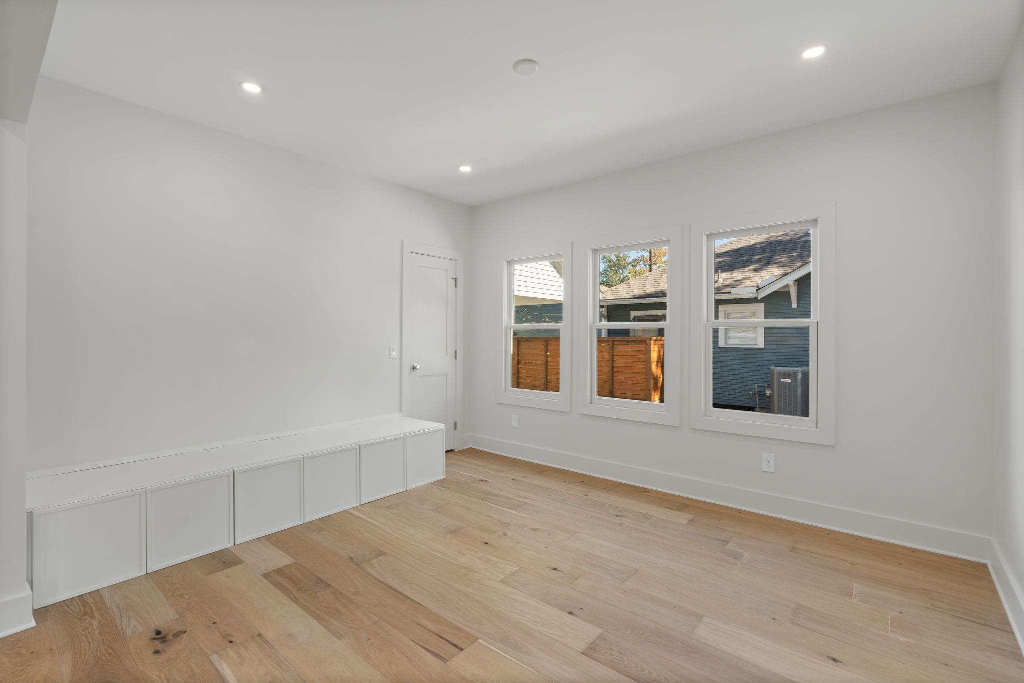 1011 W Cottage Street, Houston