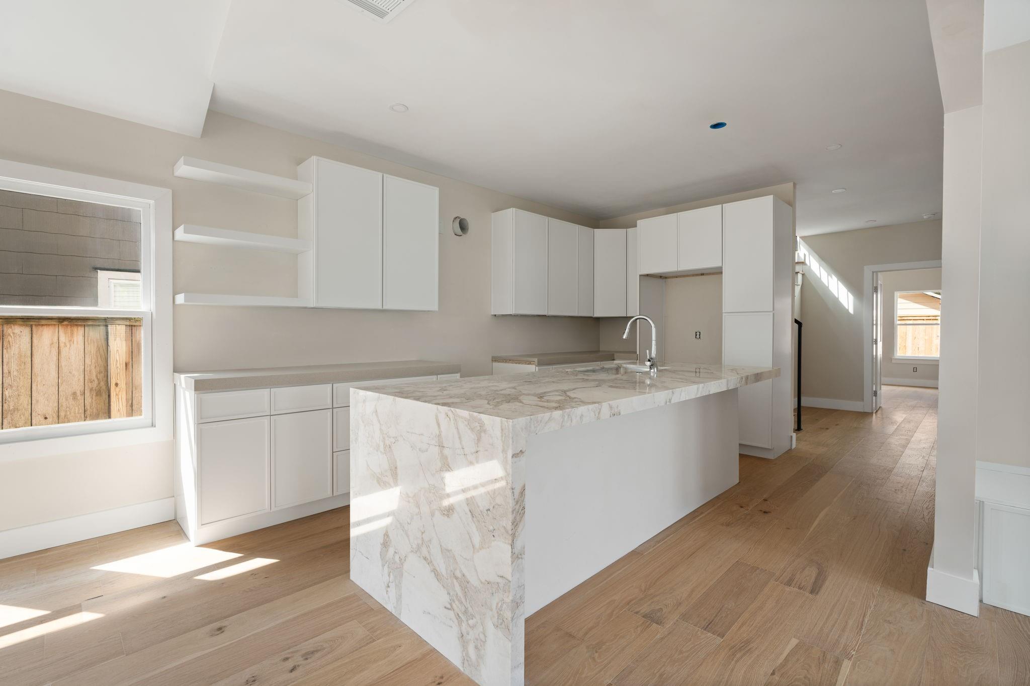 1011 W Cottage Street, Houston