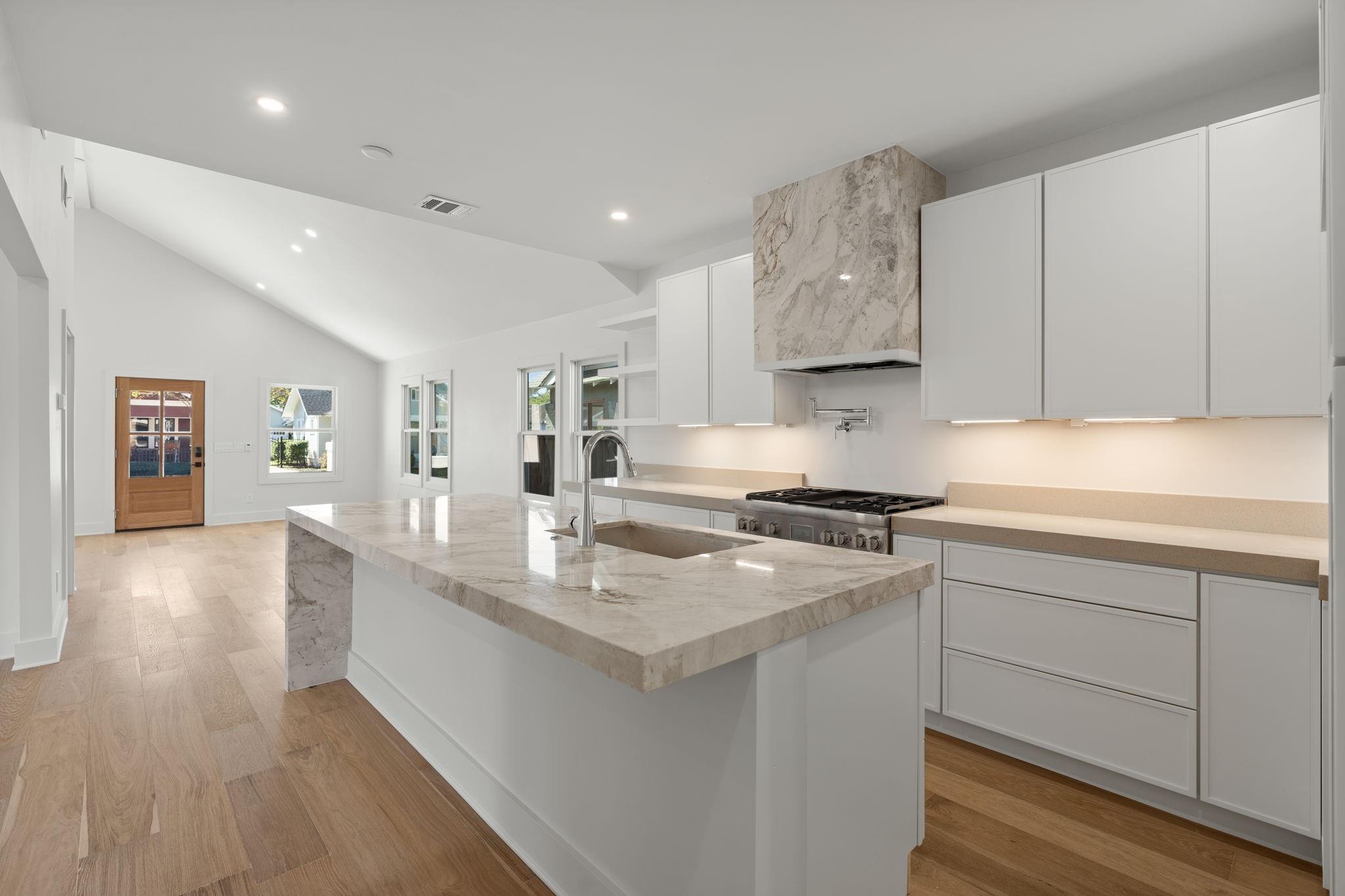 1011 W Cottage Street, Houston