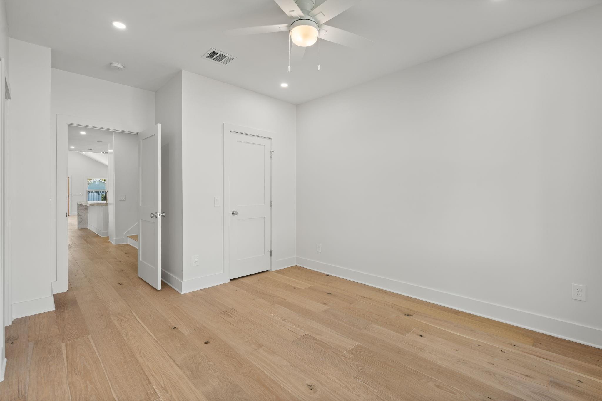 1011 W Cottage Street, Houston