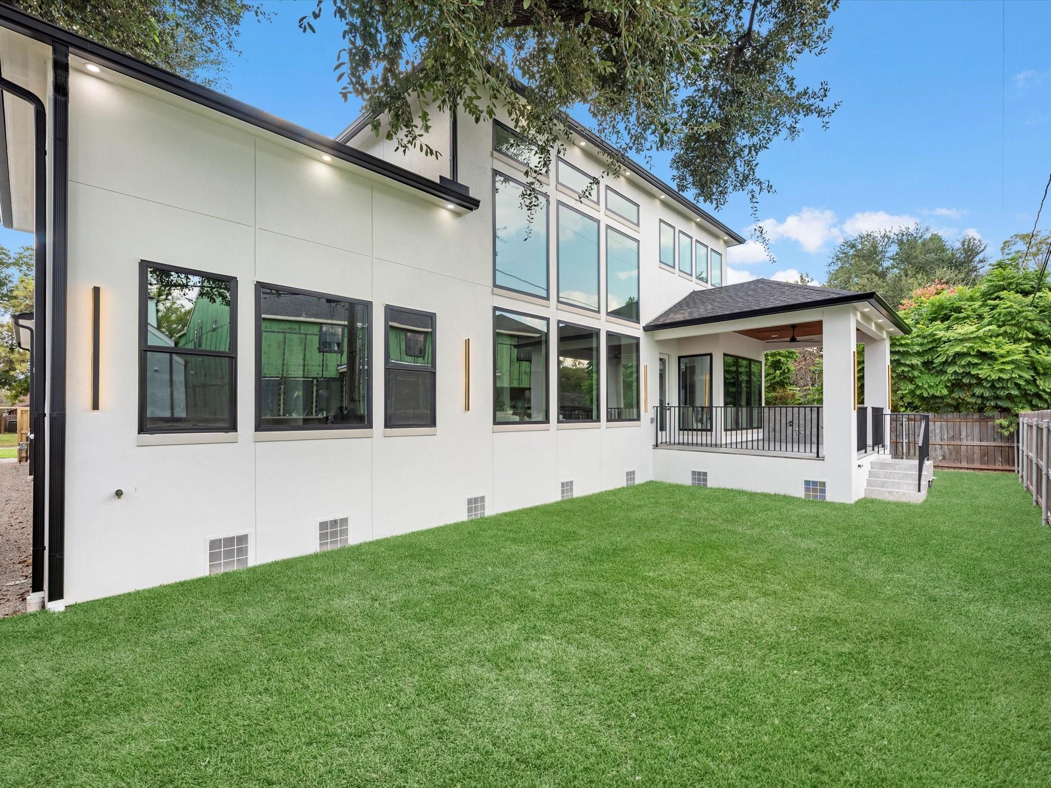 811 Woodstock Street