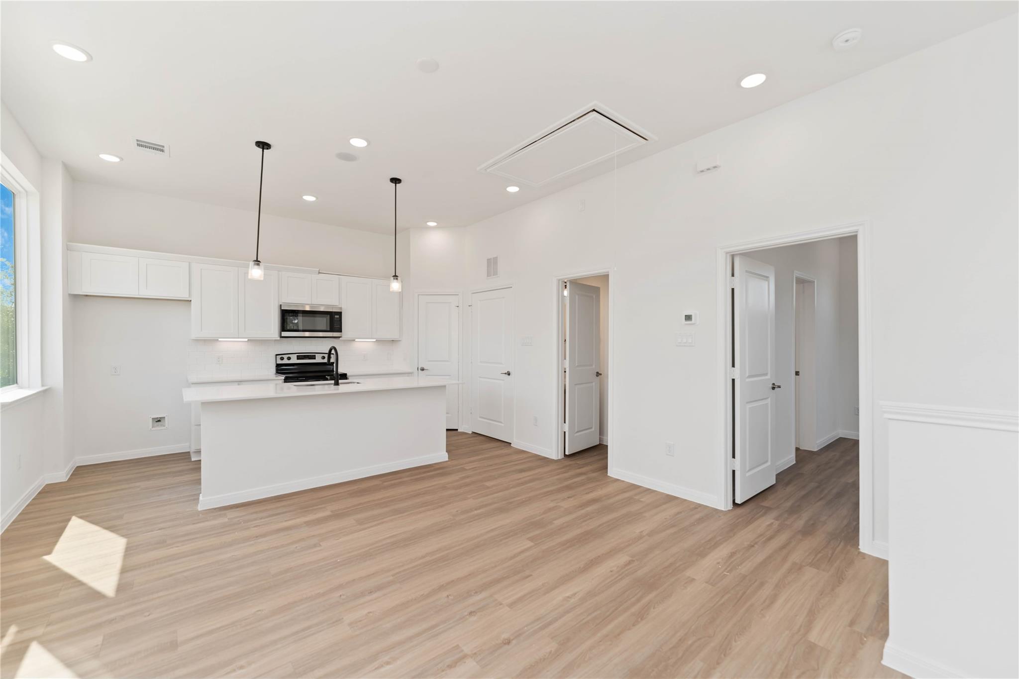 4710 Mallow Street Unit: E/F