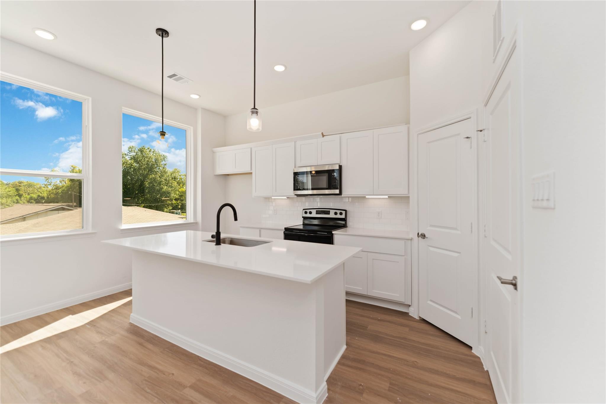 4710 Mallow Street Unit: E/F