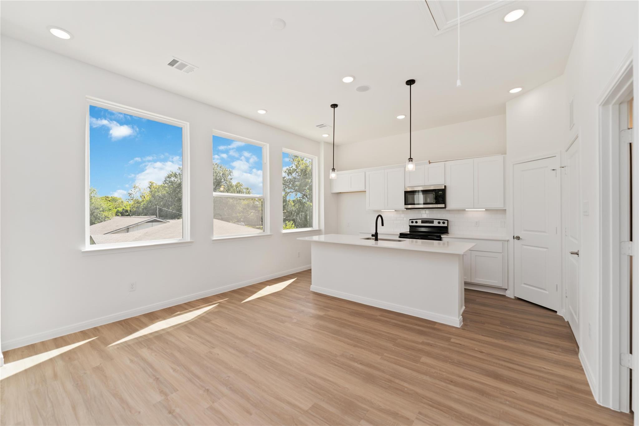 4710 Mallow Street Unit: E/F