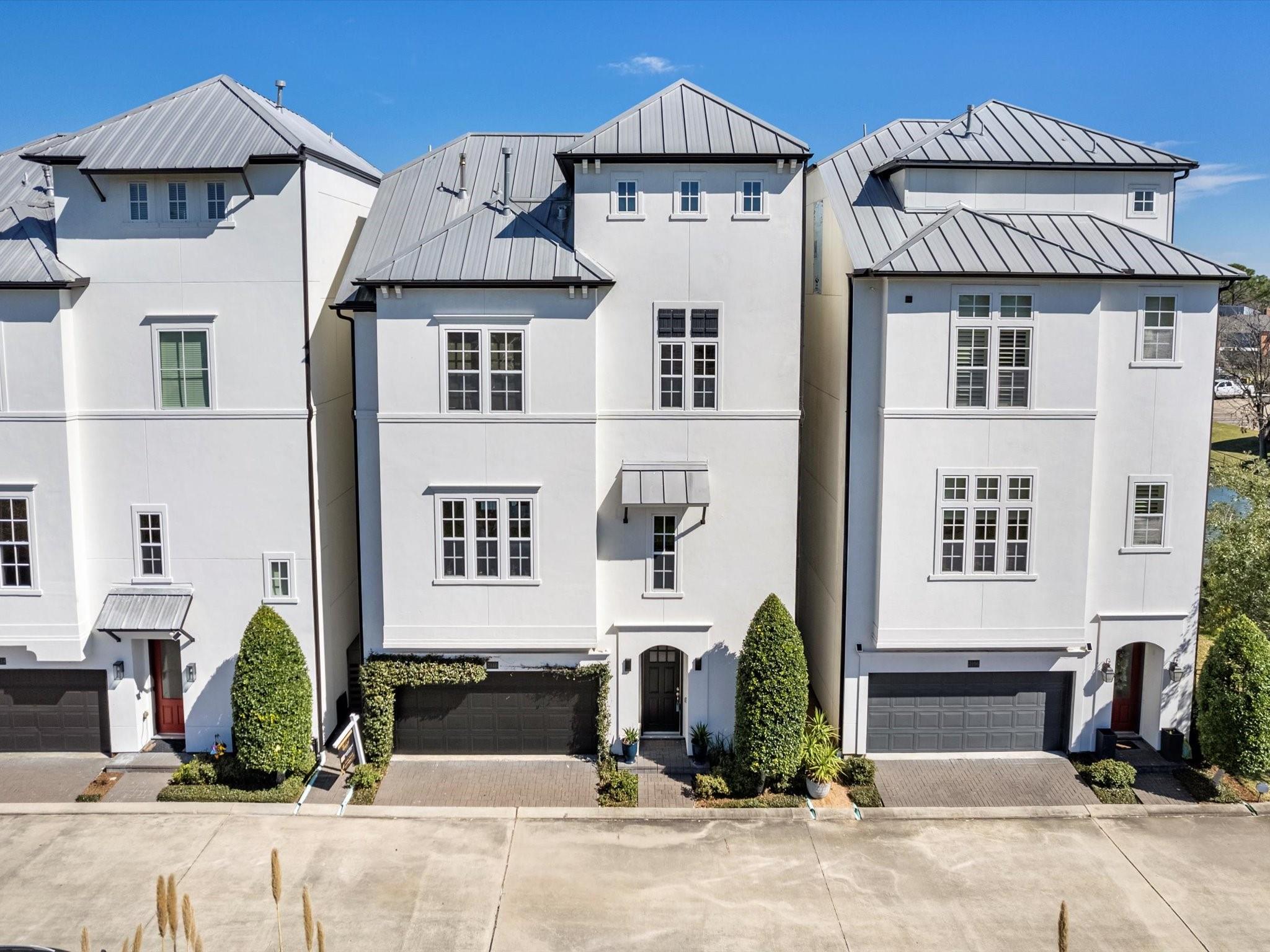 2110 Lakeshore Edge Drive