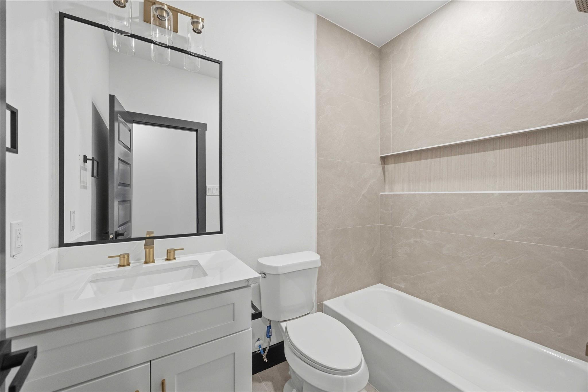 4335 Alvin Street Unit: A/B