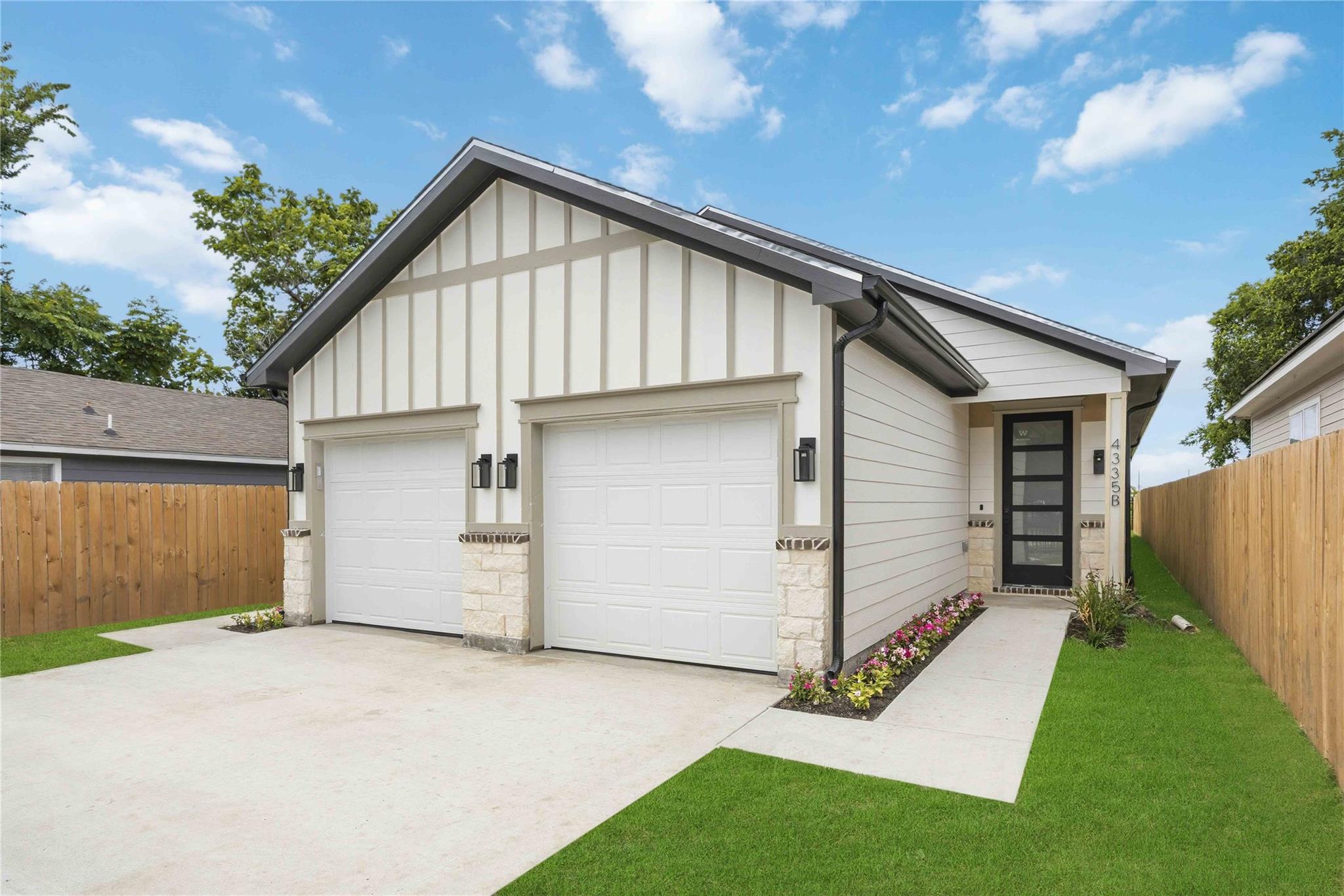 4335 Alvin Street Unit: A/B